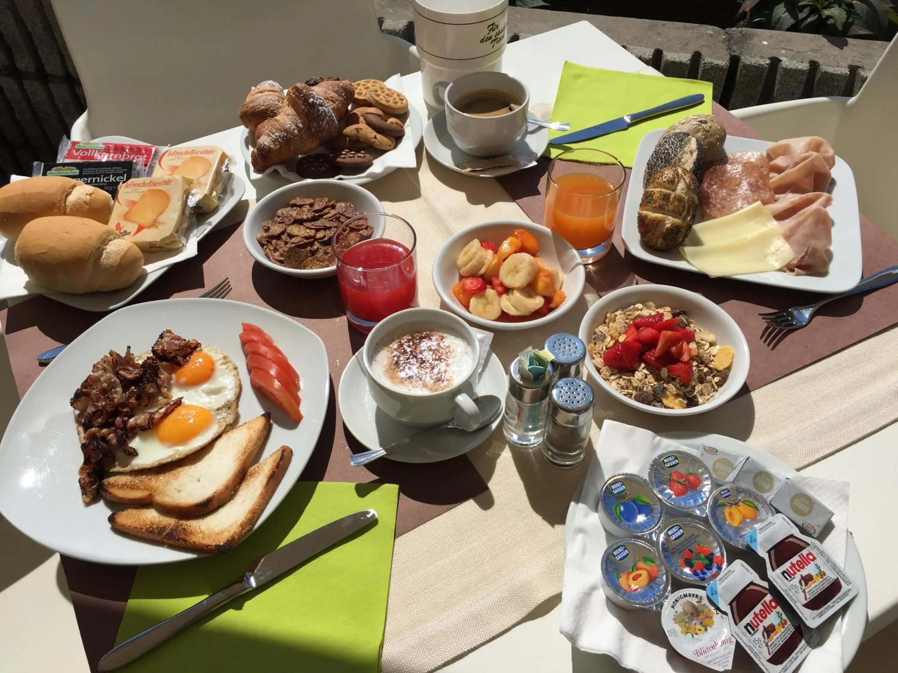 Food and drinks in Hotel Astor