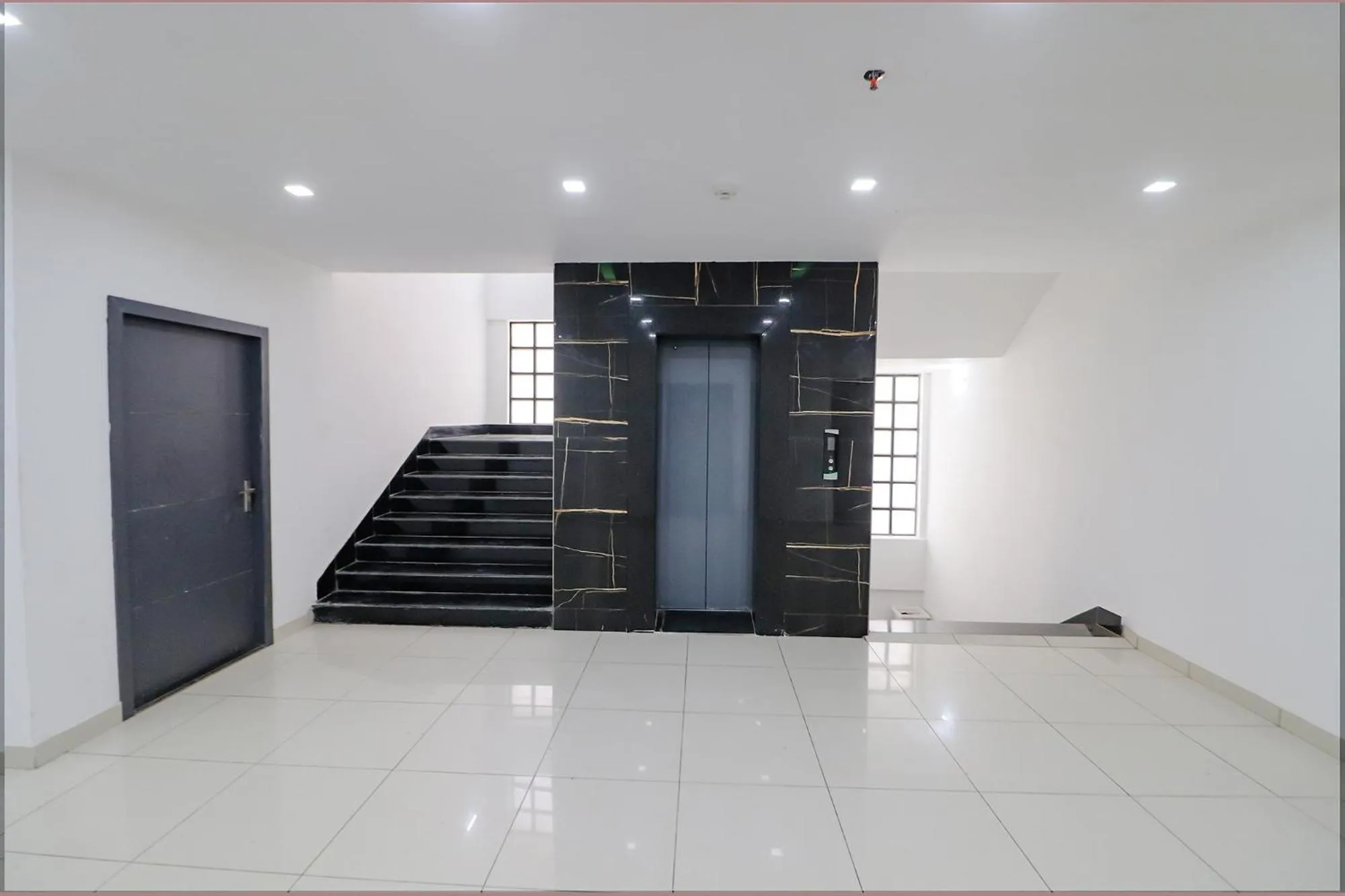 Lobby or reception in FabHotel Premium Kashi - Sarnath museum