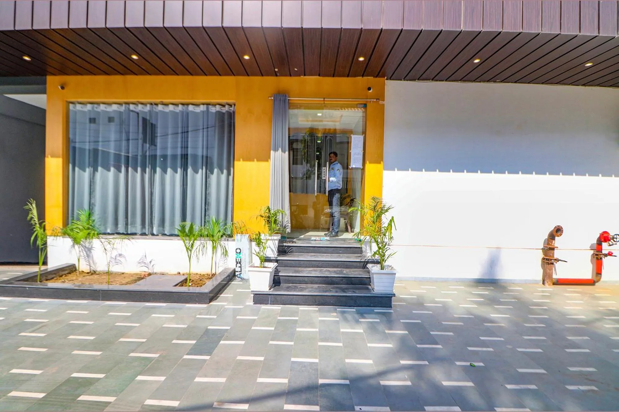 Facade/entrance in FabHotel Premium Kashi - Sarnath museum