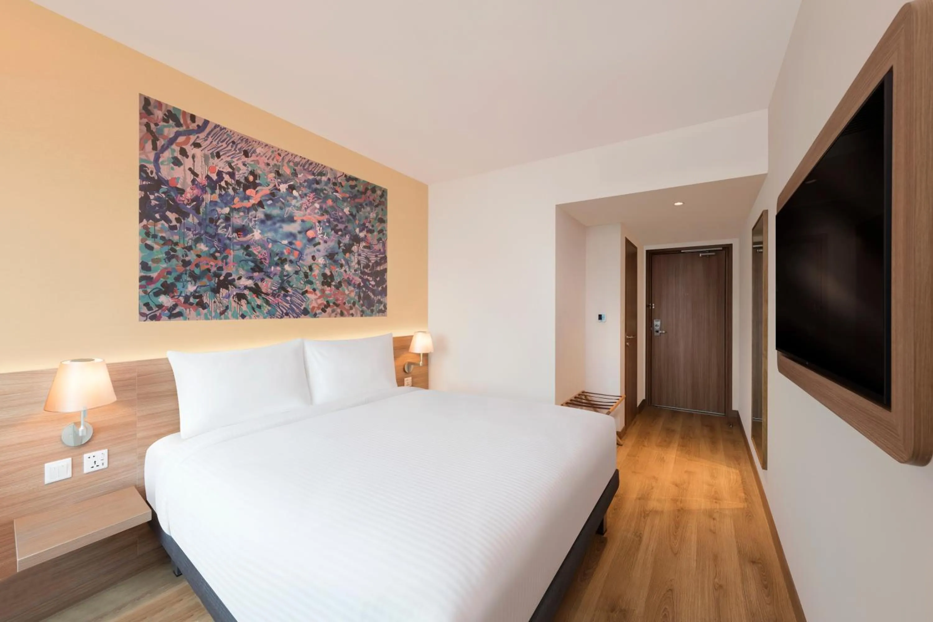 Bed in ibis Mumbai BKC