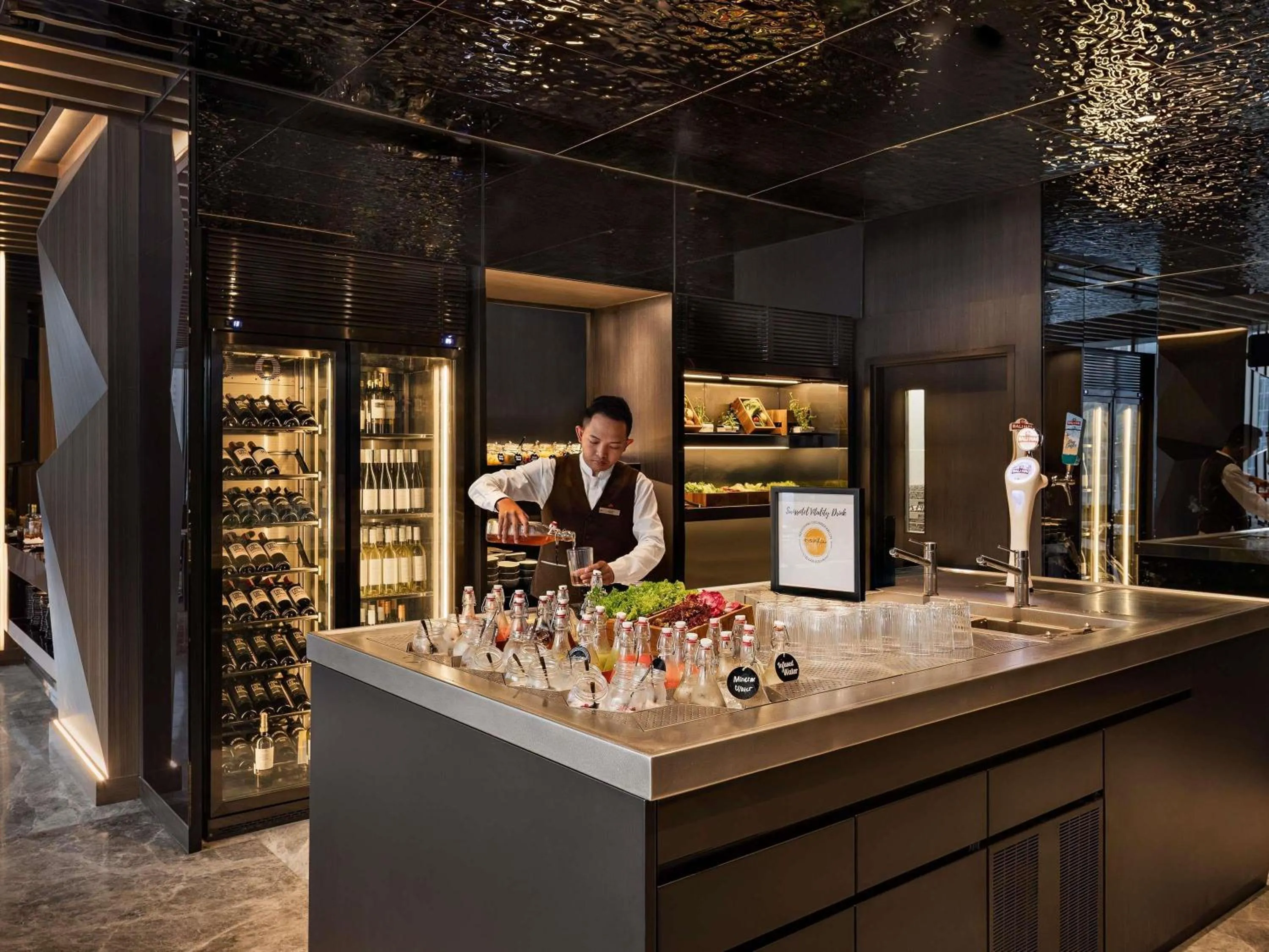 Restaurant/places to eat in Swissôtel Living Jakarta Mega Kuningan