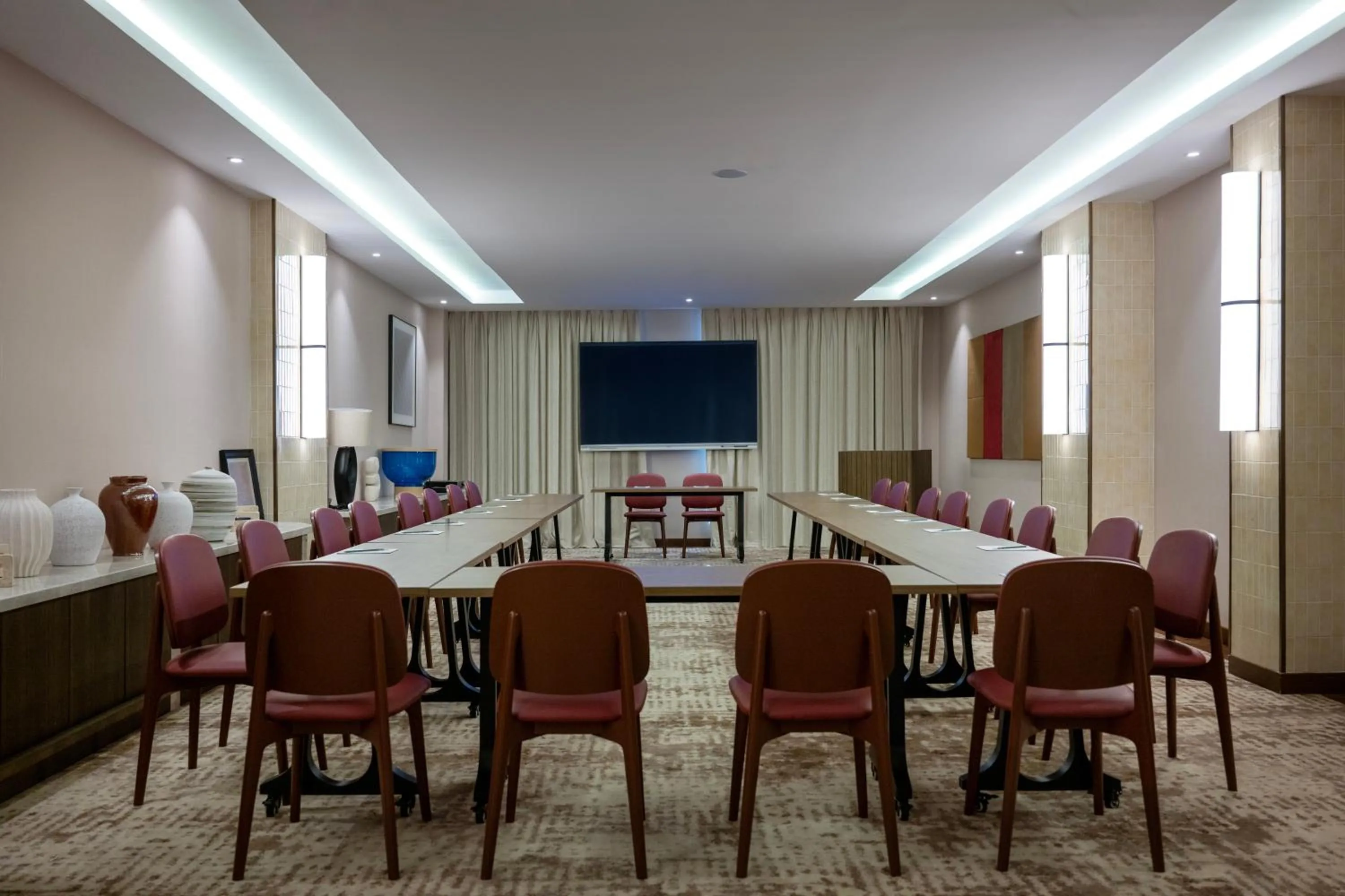 Meeting/conference room in Mercure Hotel Khamis Mushait by Accor
