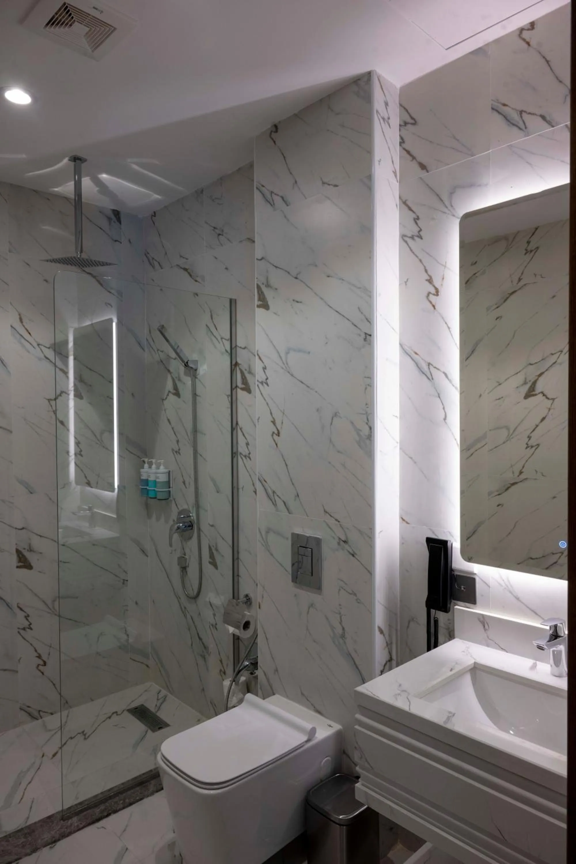 Shower in Mercure Hotel Khamis Mushait by Accor