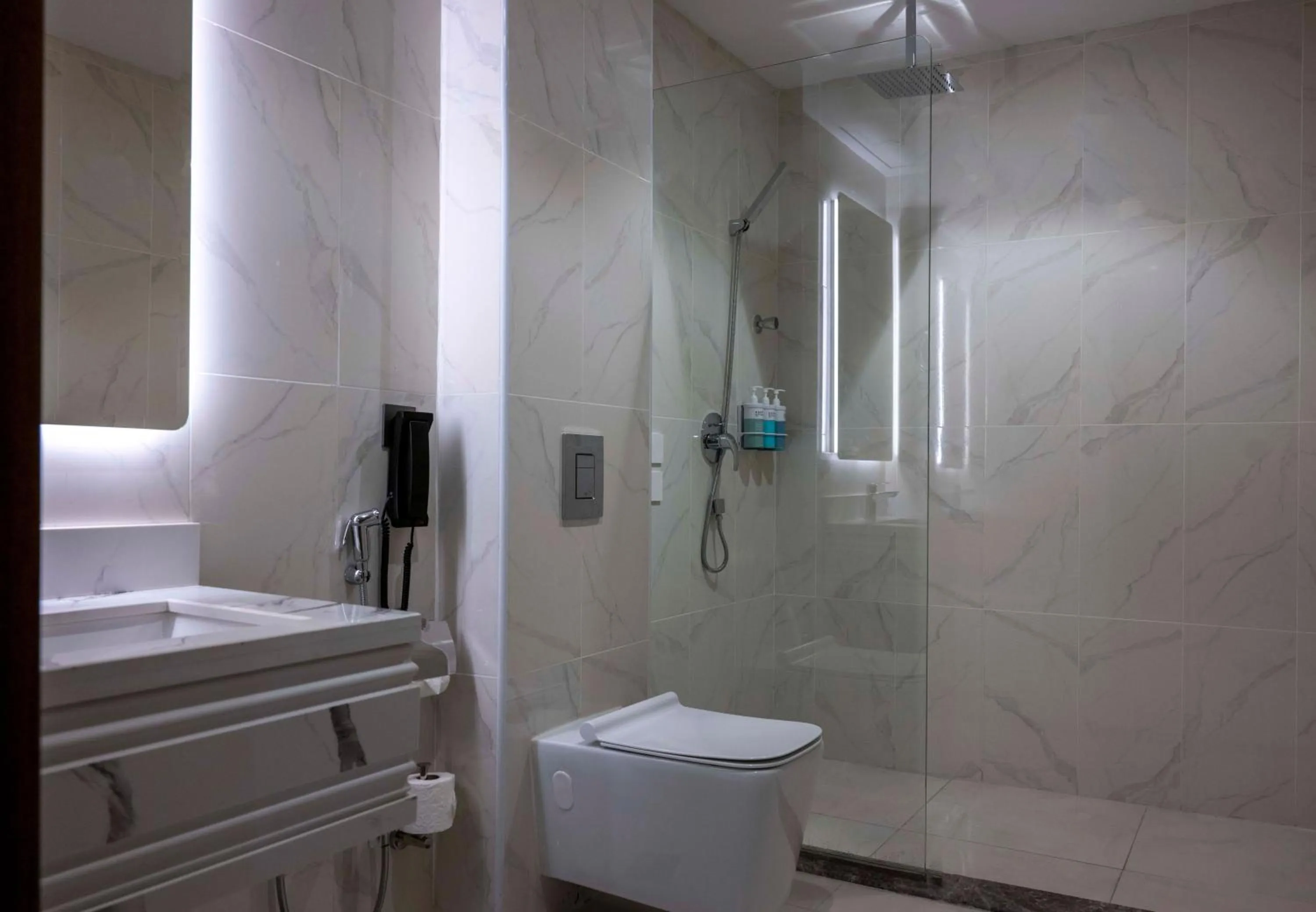 Shower in Mercure Hotel Khamis Mushait by Accor