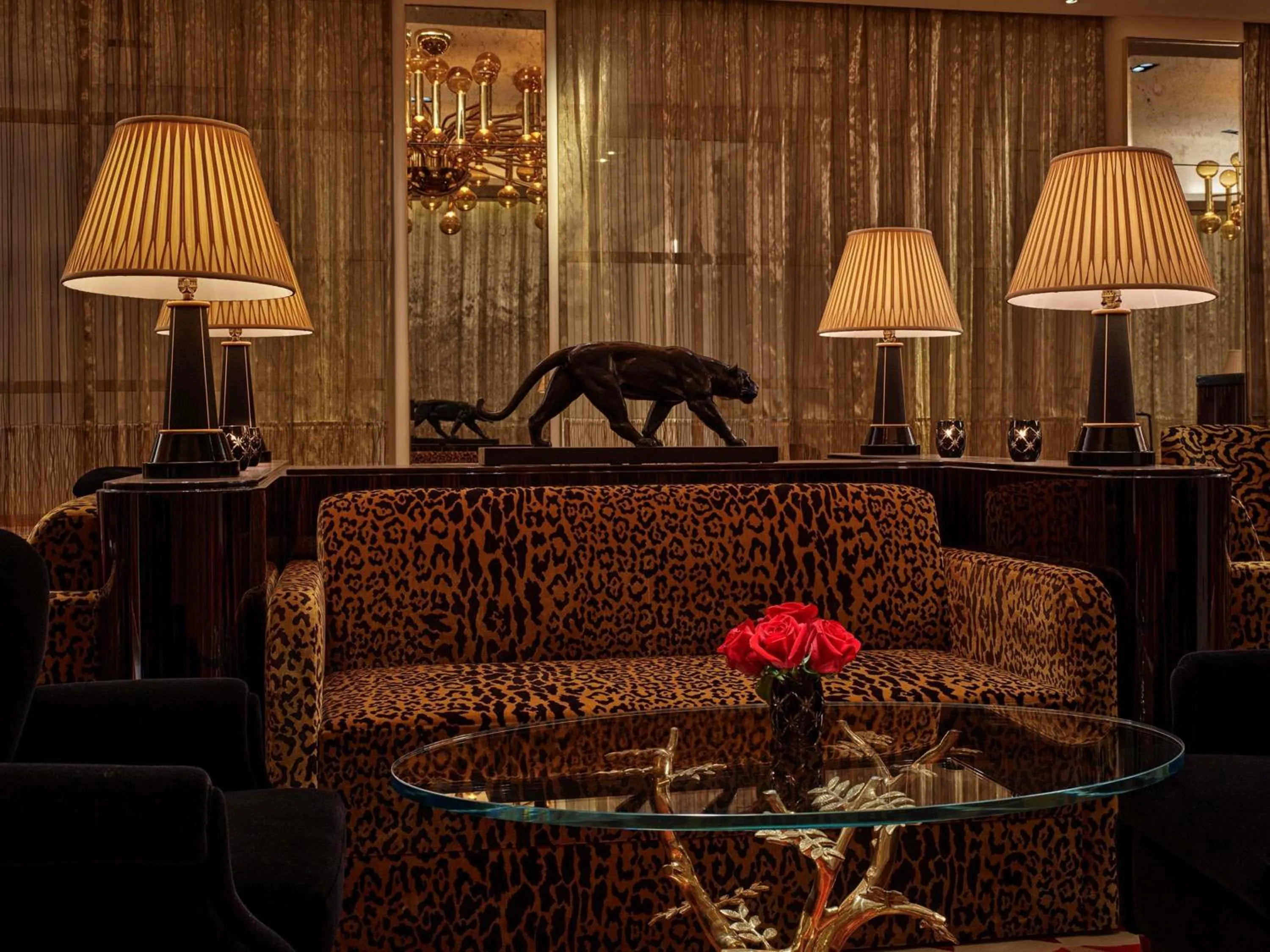Lounge or bar in Faena New York