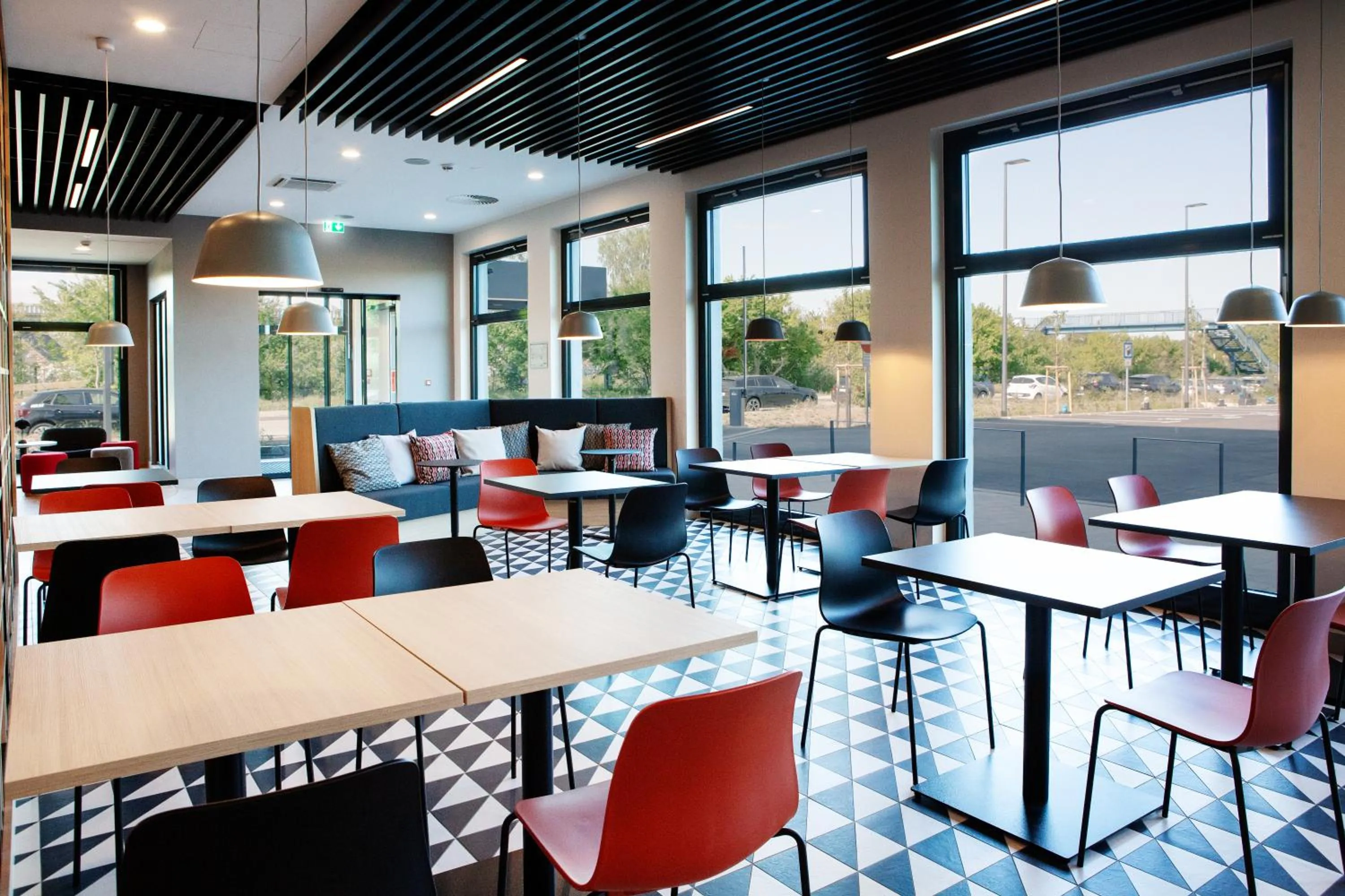 Restaurant/places to eat in ibis budget Hotel Berlin Airport