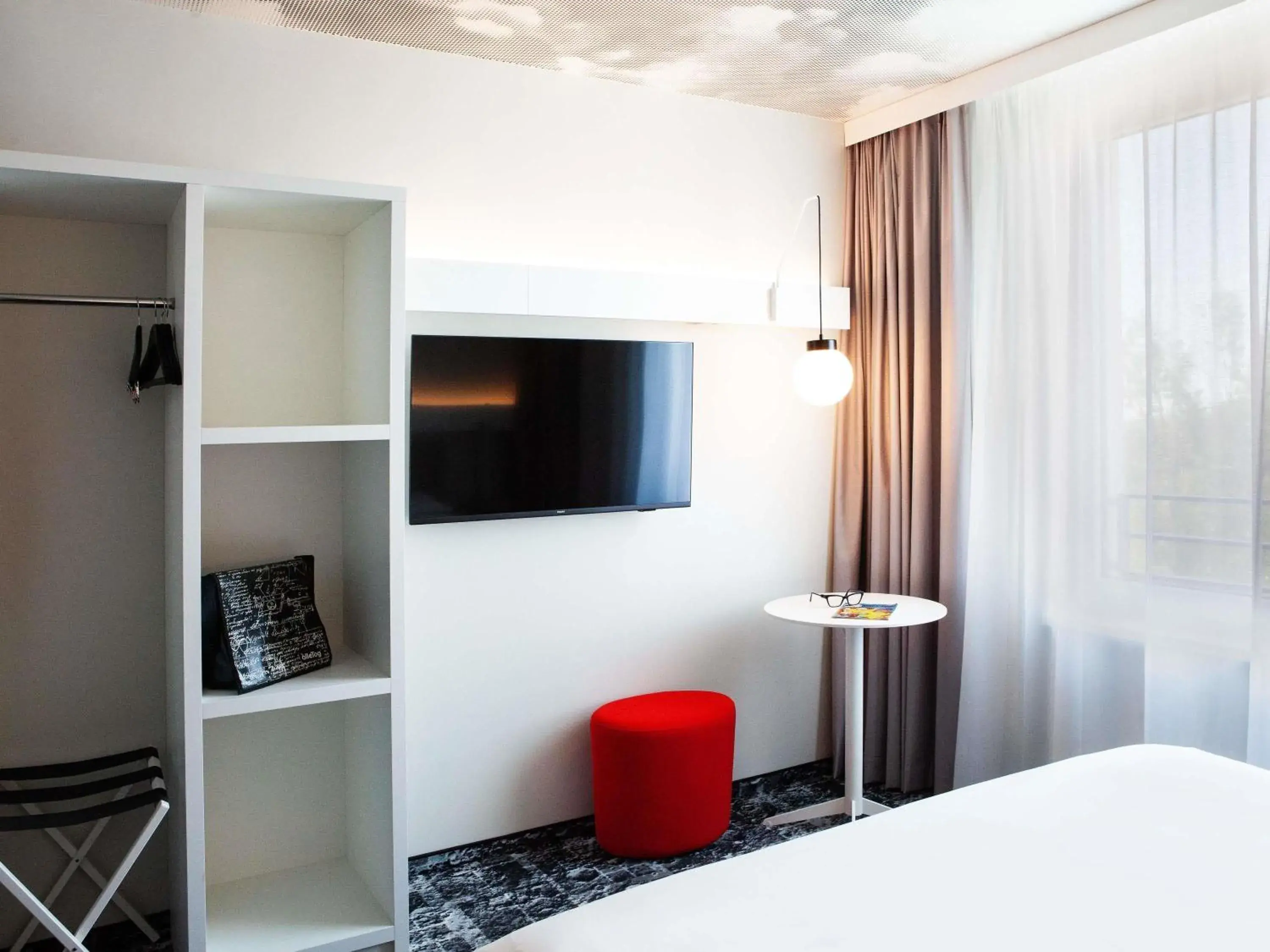 Standard Queen Room - single occupancy - Mobility Accessible in ibis Hotel Berlin Airport Standard Queen Room - single occupancy - Mobility Accessible in ibis Hotel Berlin Airport