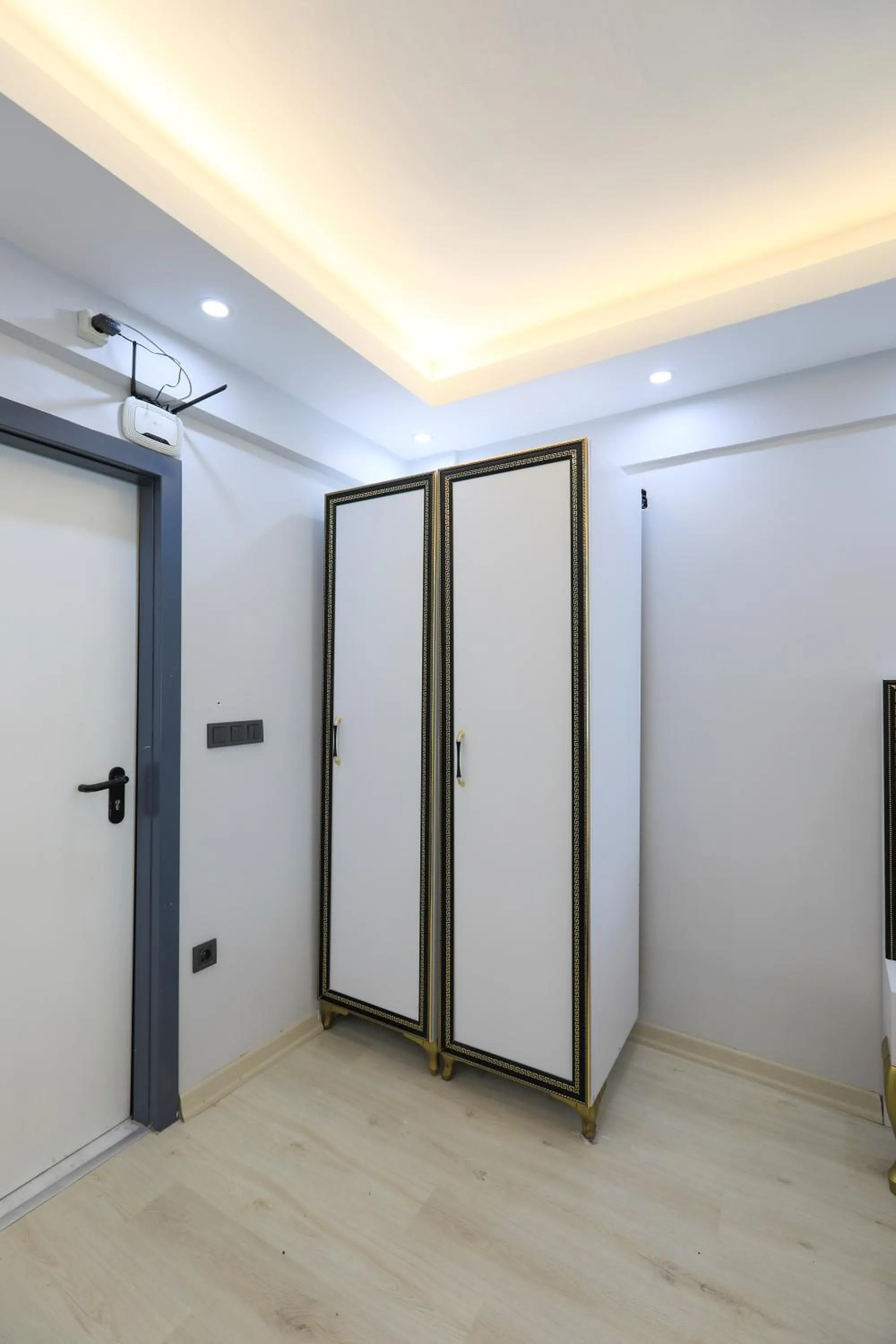 wardrobe in Istanbul Hotel&Guesthouse