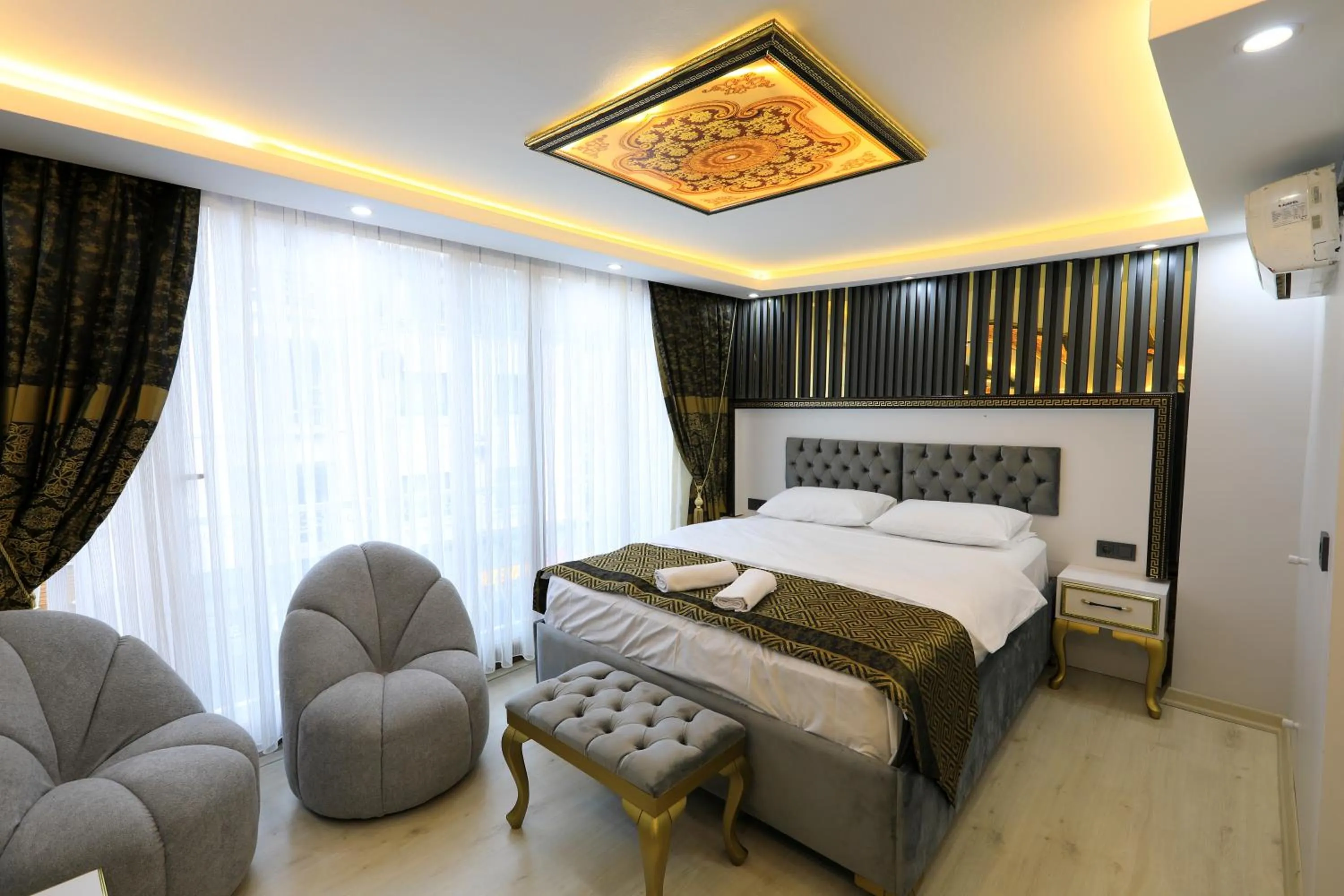 Seating area, Bed in Istanbul Hotel&Guesthouse