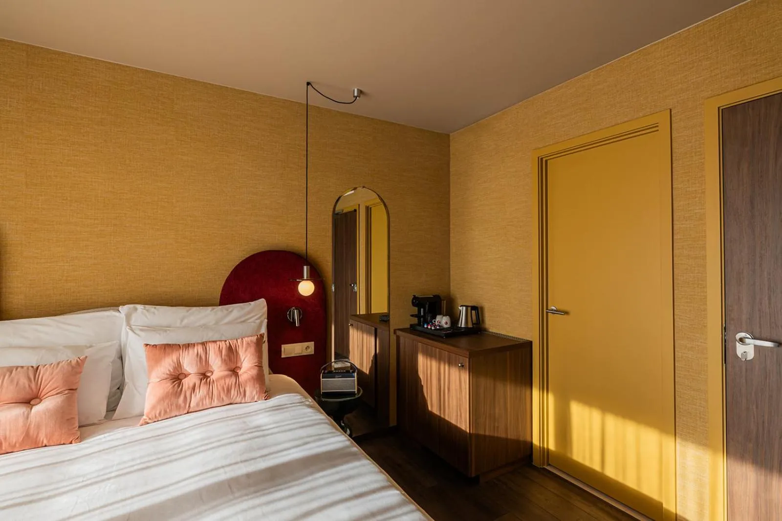 Bed in The Ostendian