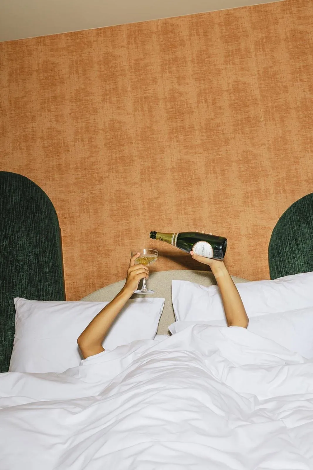 Bedroom, Bed in The Ostendian