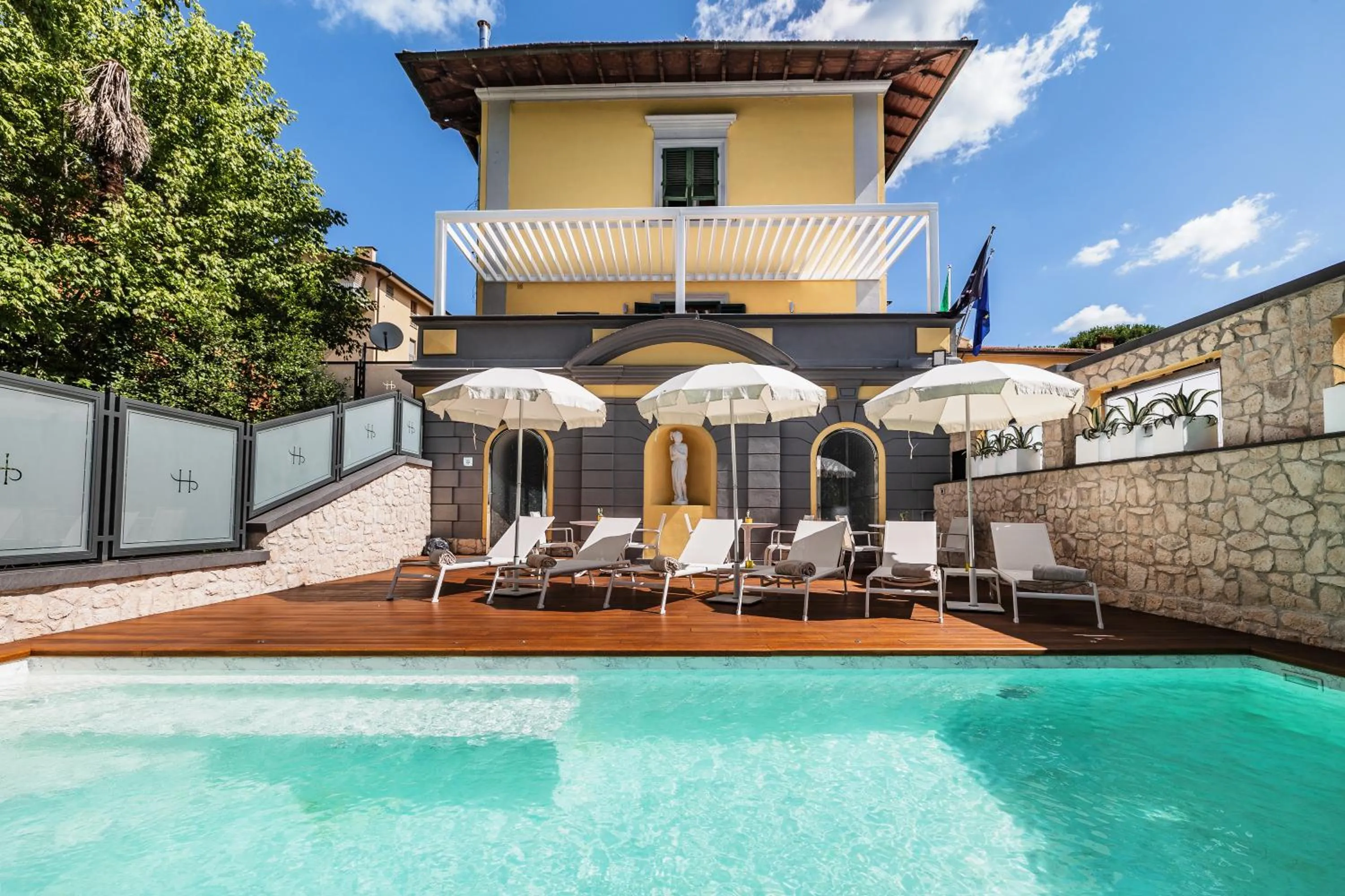 Swimming pool in LHP River Club