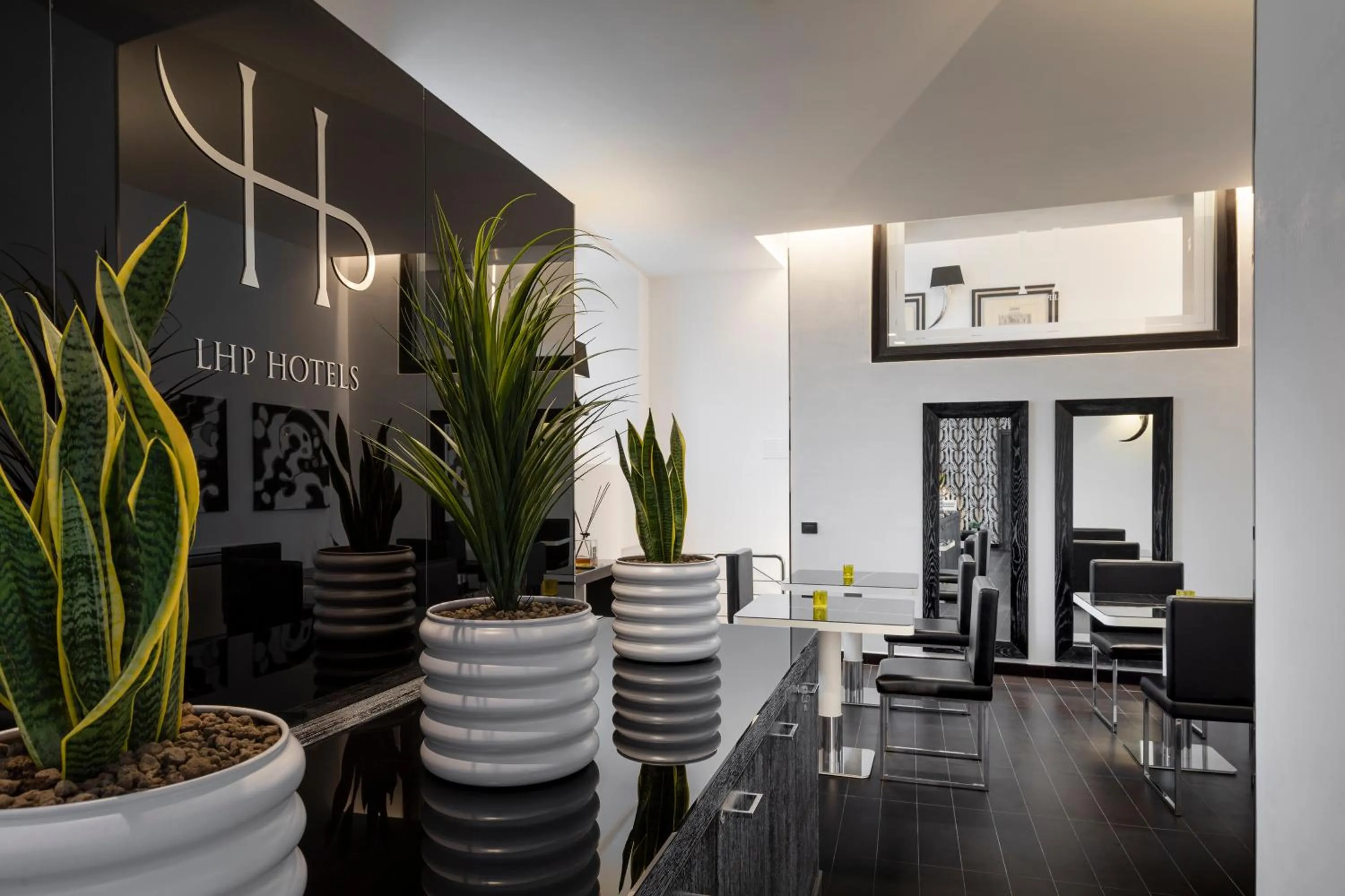 Communal lounge/ TV room in LHP River Club