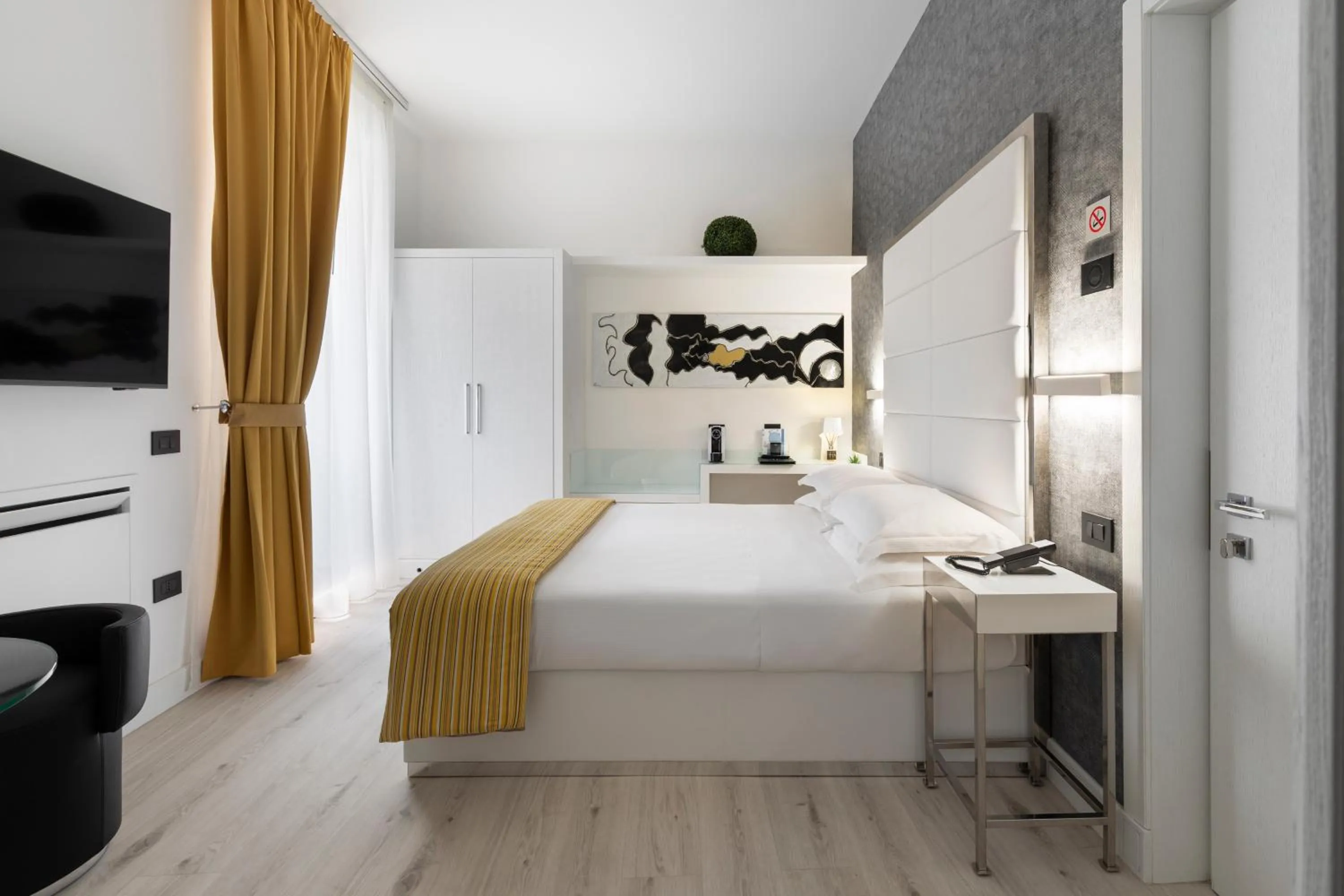 Bedroom, Bed in LHP River Club