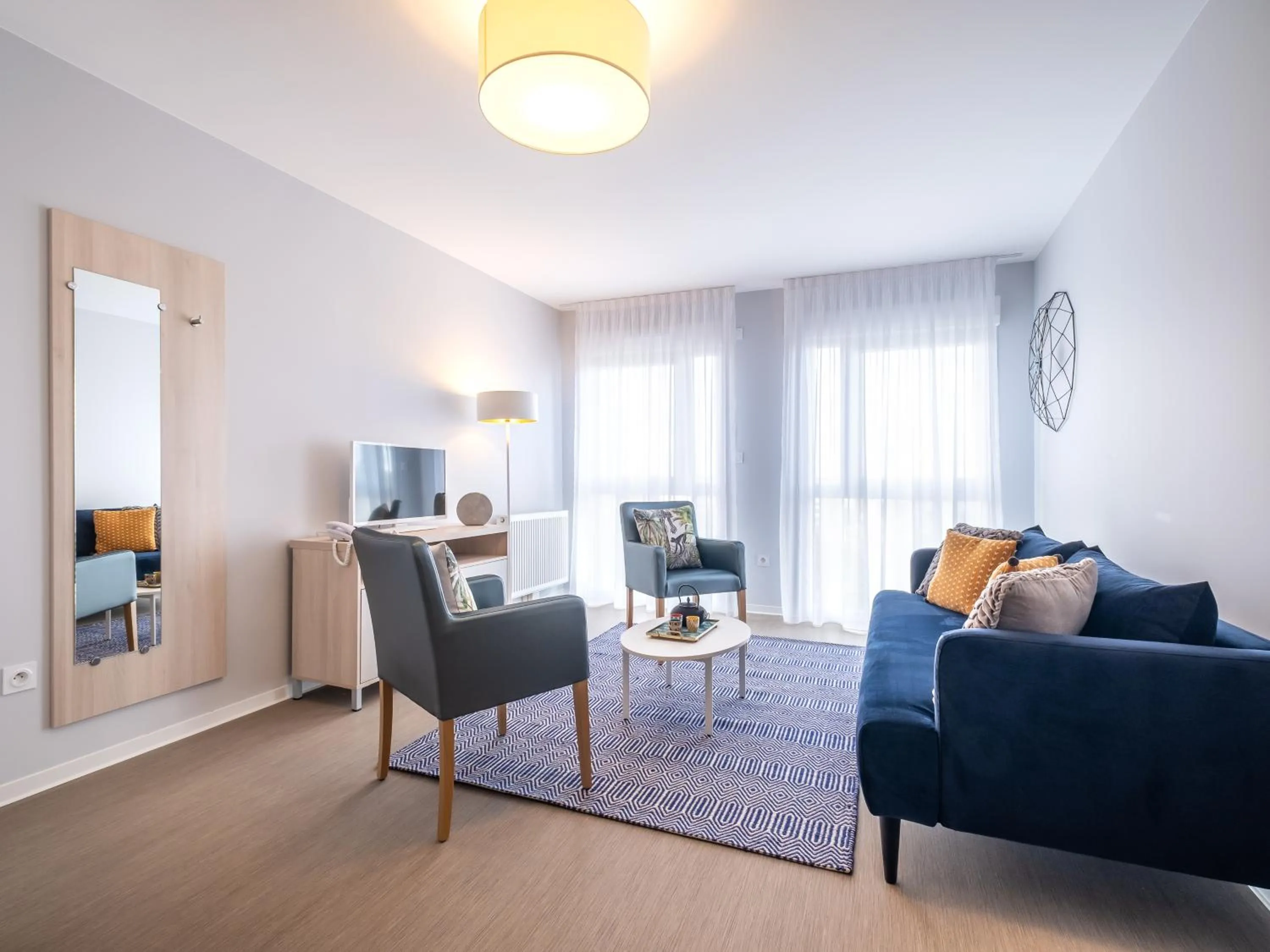 TV and multimedia in Zenao Appart'hôtels Toulouse Balma