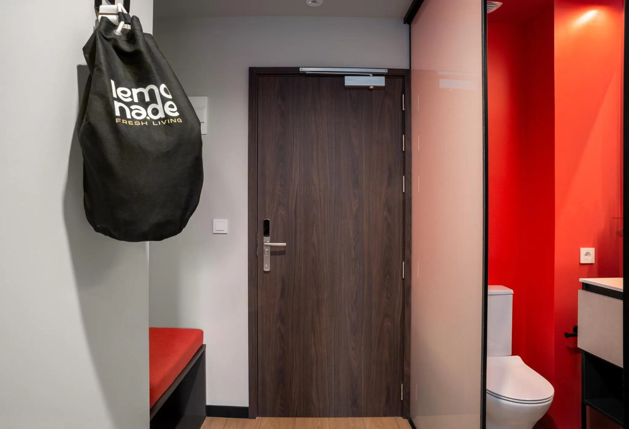 Lemonade Stays Santiago de Compostela