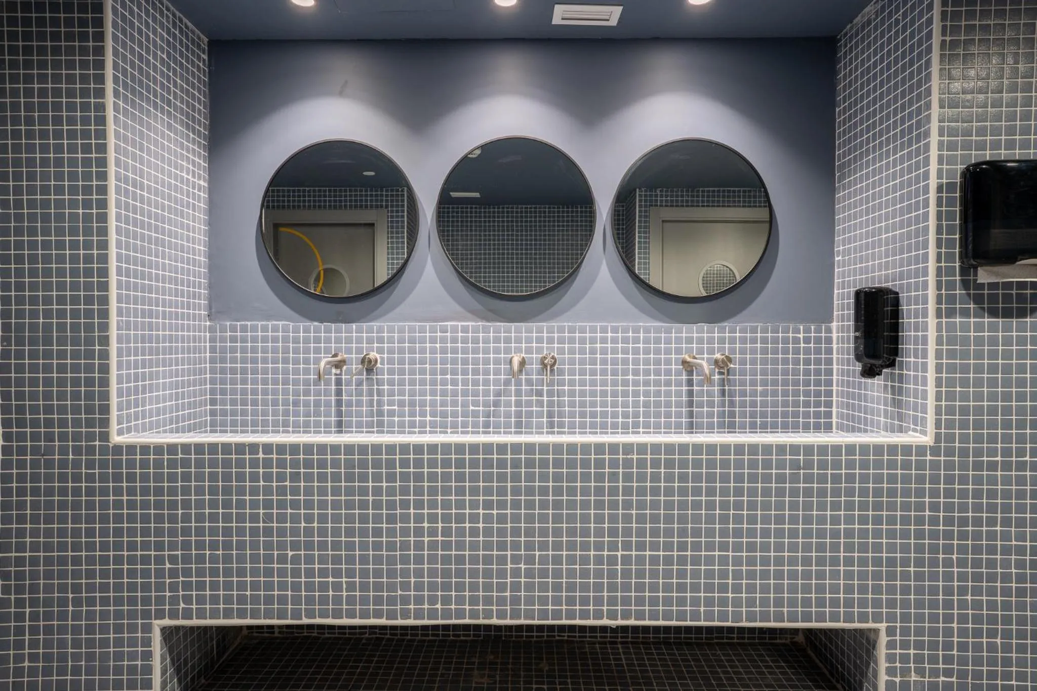 Lemonade Stays Santiago de Compostela