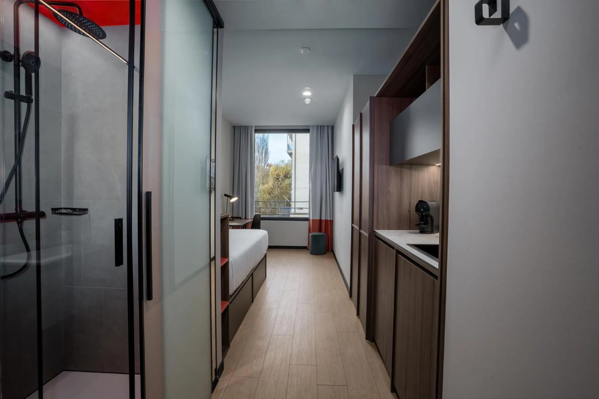 Lemonade Stays Santiago de Compostela