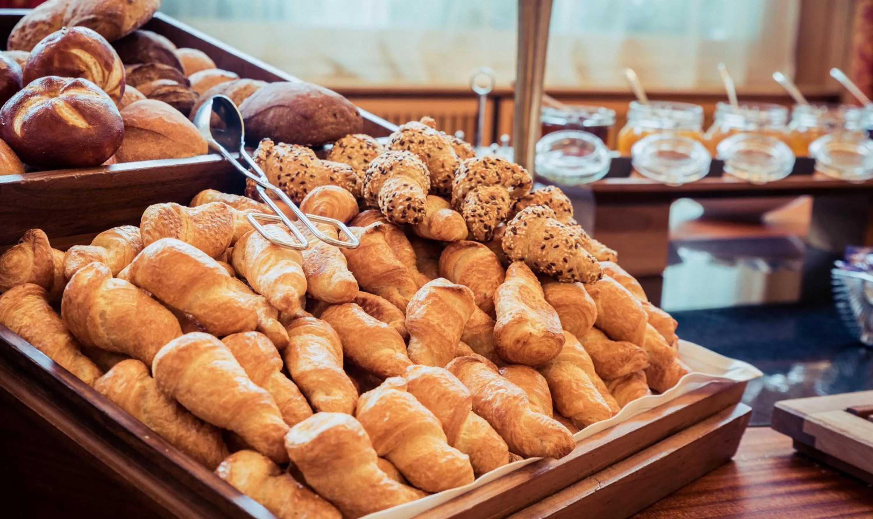 Buffet breakfast in Art Deco Hotel Montana Luzern