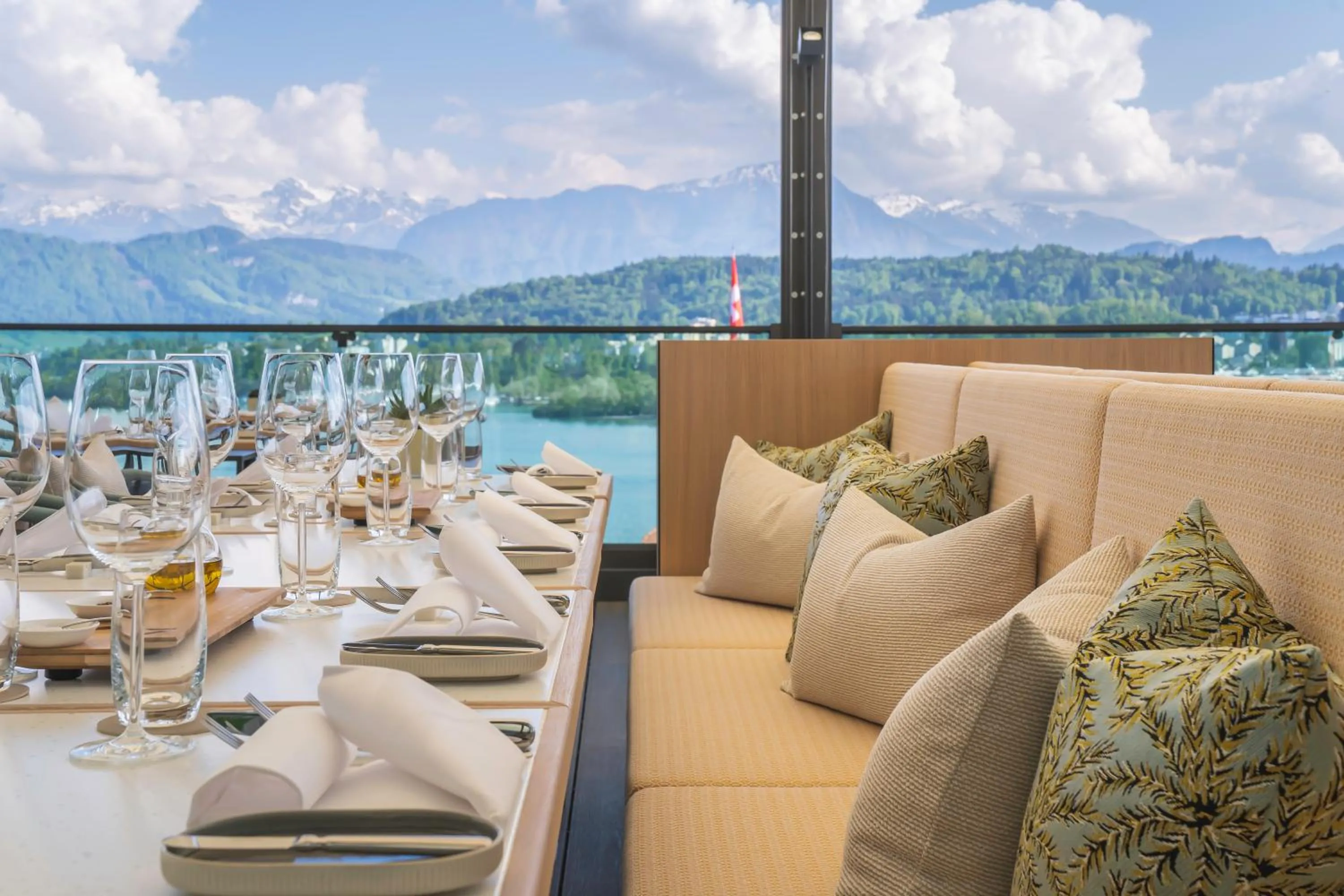 Restaurant/places to eat in Art Deco Hotel Montana Luzern