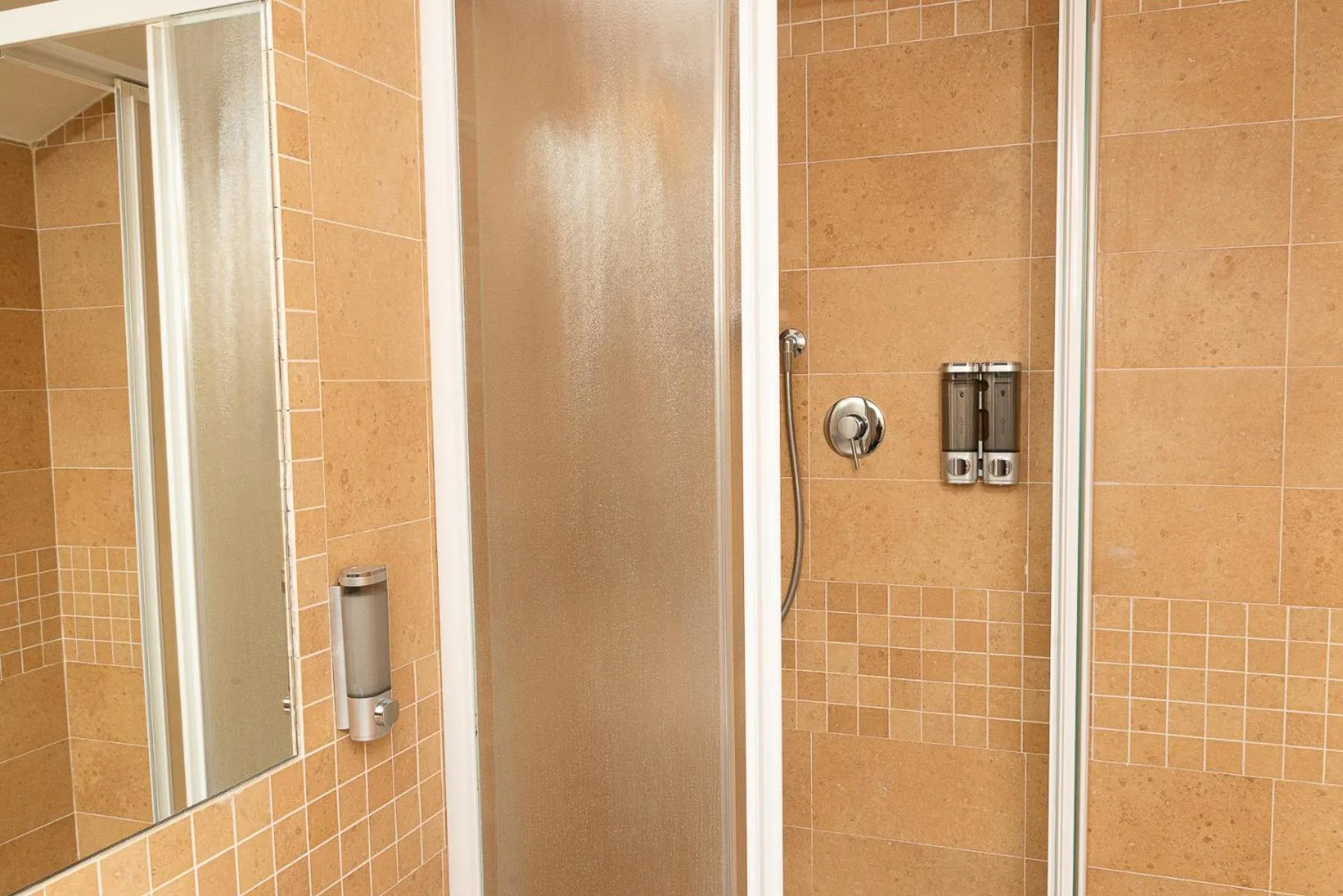 Shower in La Rocca Relais