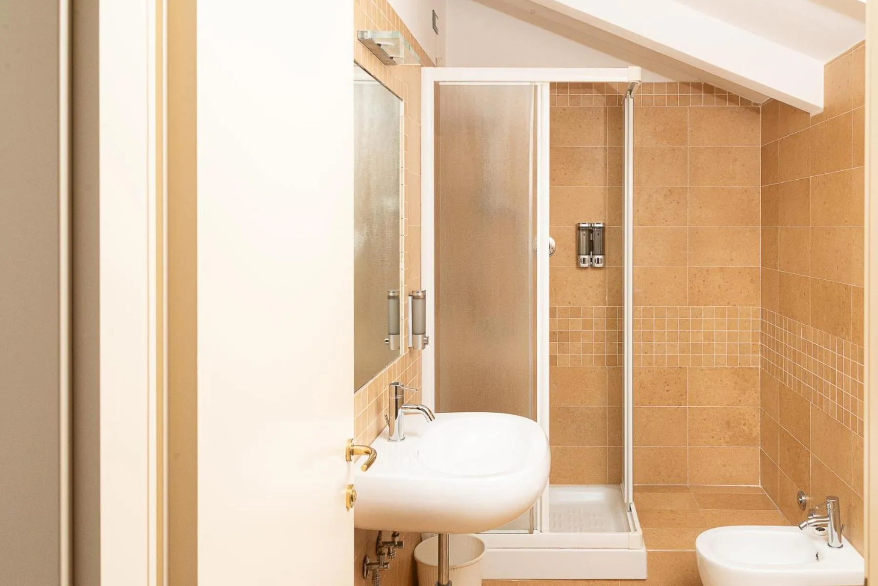 Bathroom in La Rocca Relais