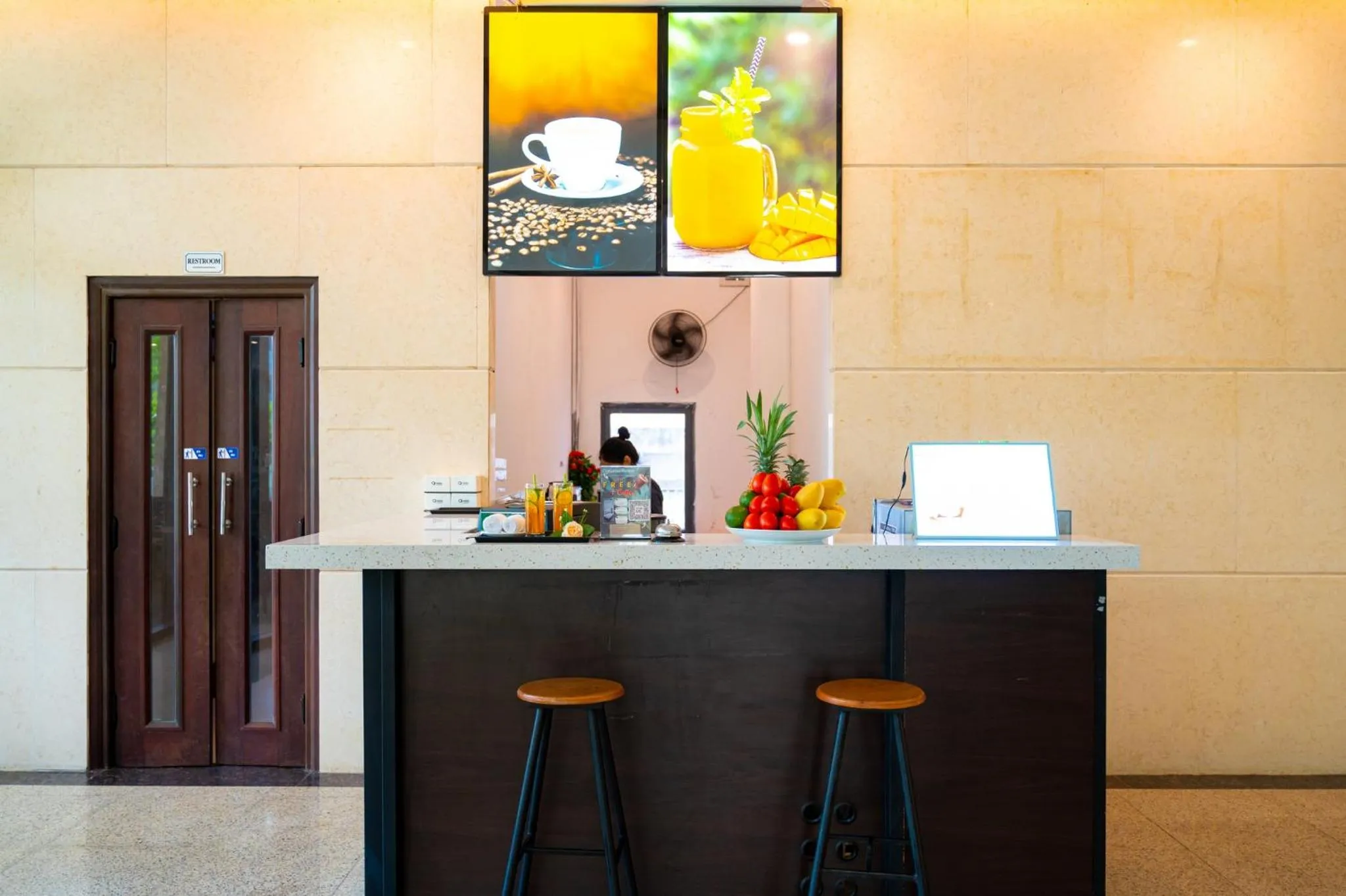 Lounge or bar in Sea Garden Hotel