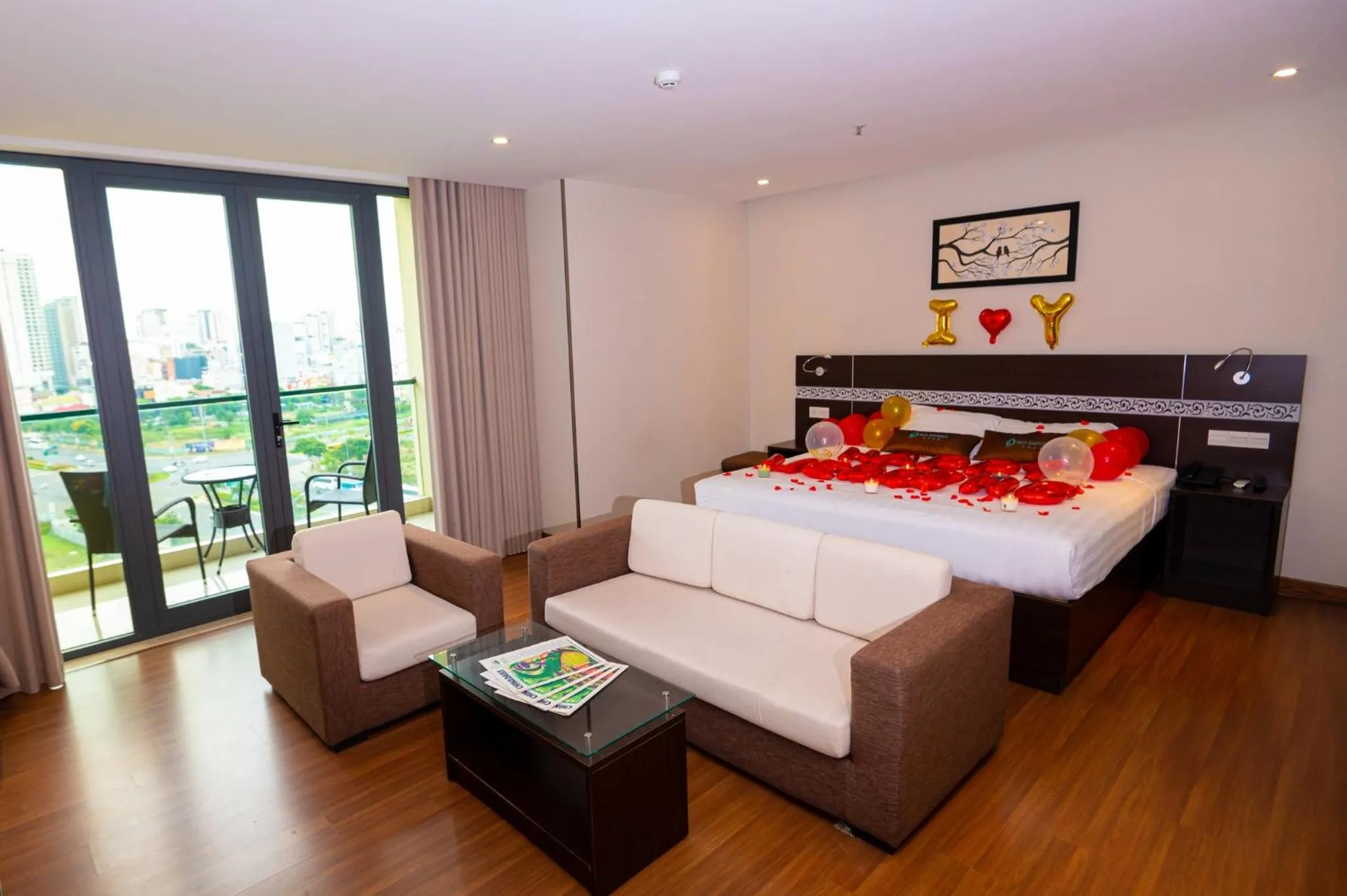 Living room, Bed in Sea Garden Hotel