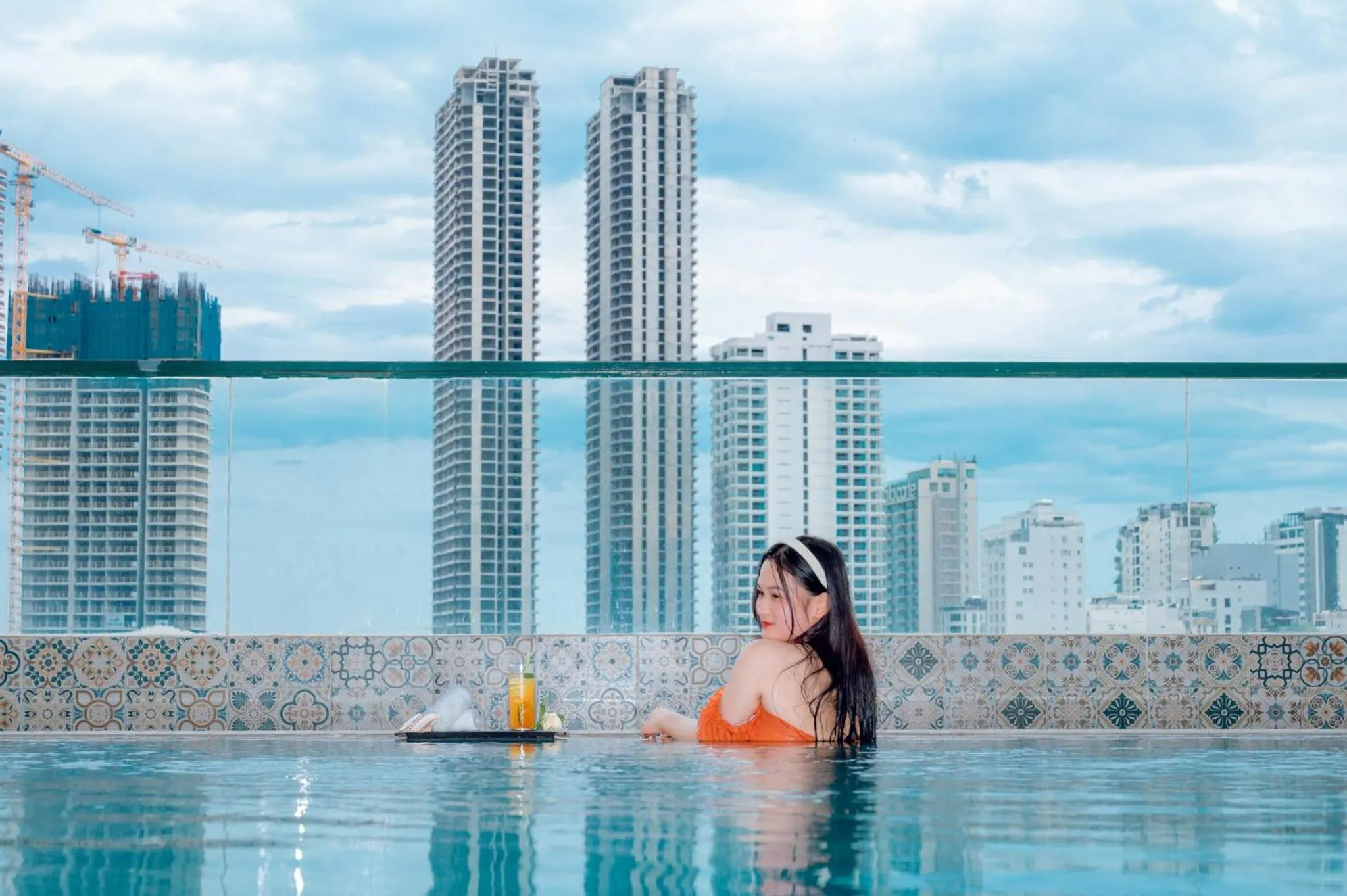 Swimming pool in Sea Garden Hotel