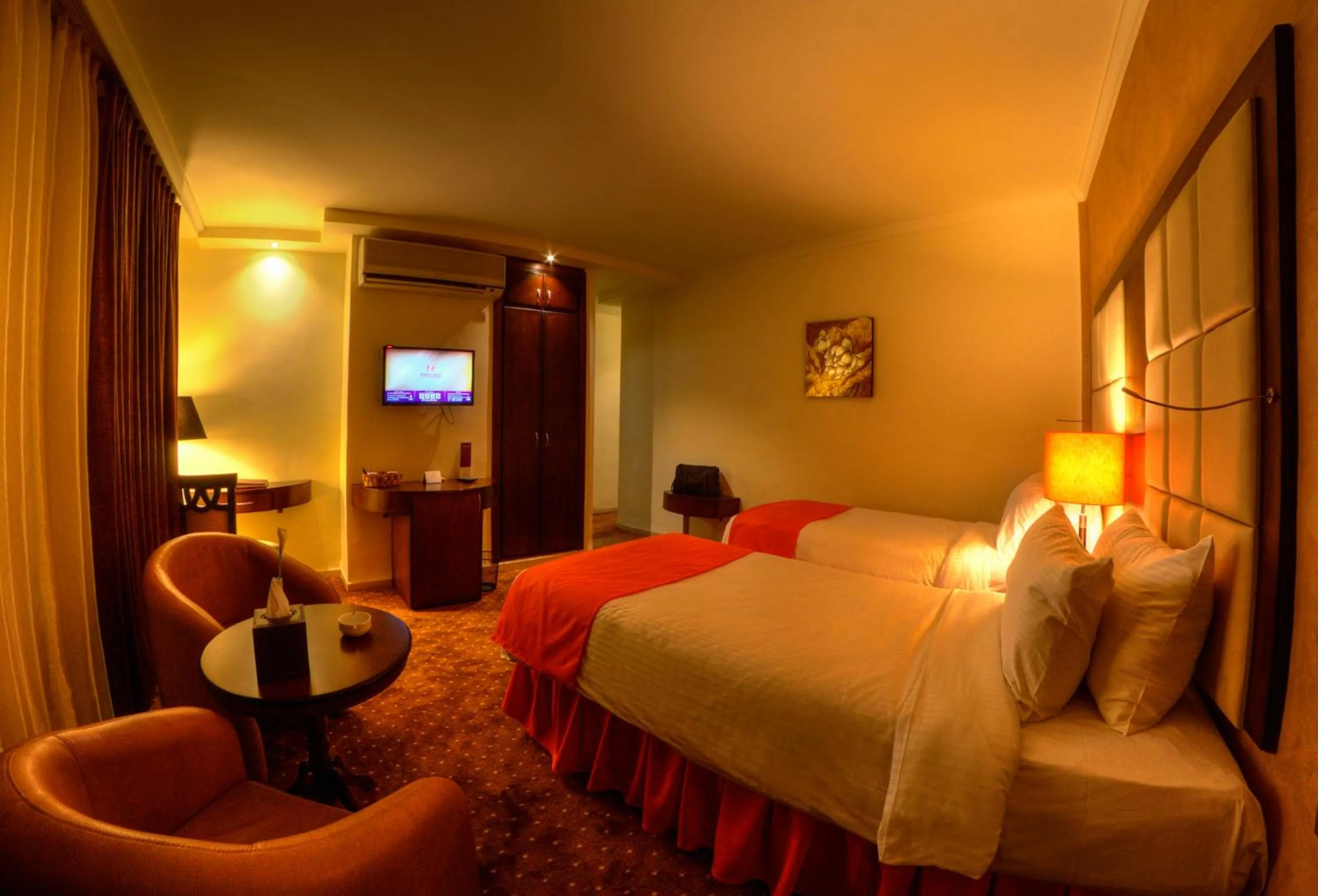 Meneur Hotel