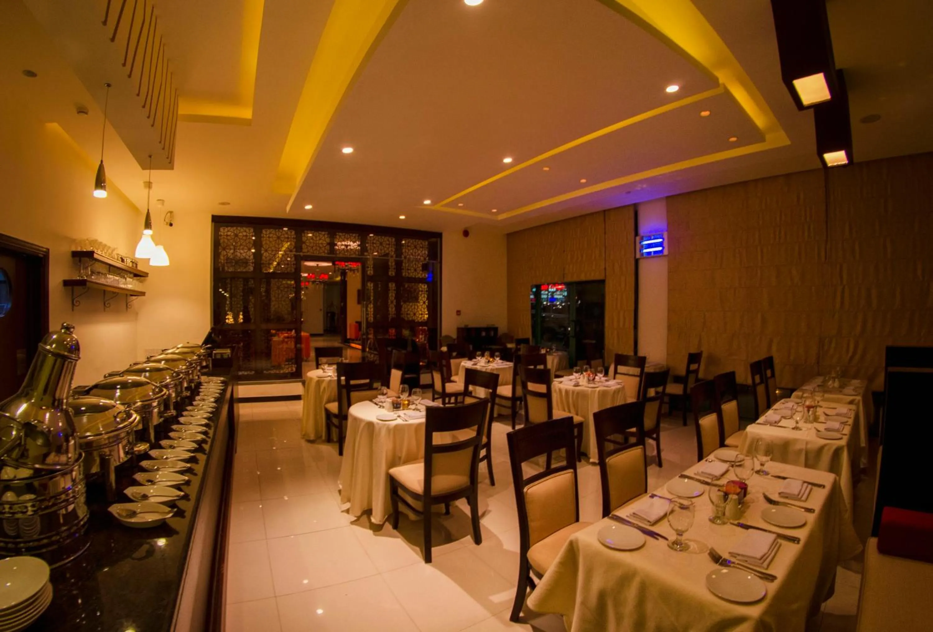 Single Room in Meneur Hotel