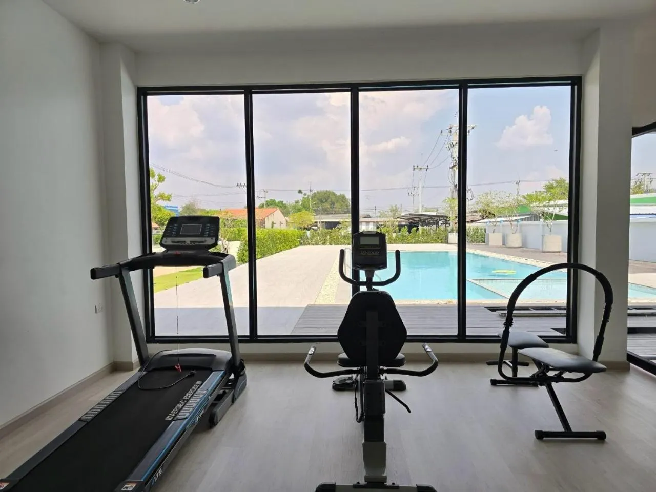 Fitness centre/facilities in Manee Mantra Hotel, Kanchanaburi