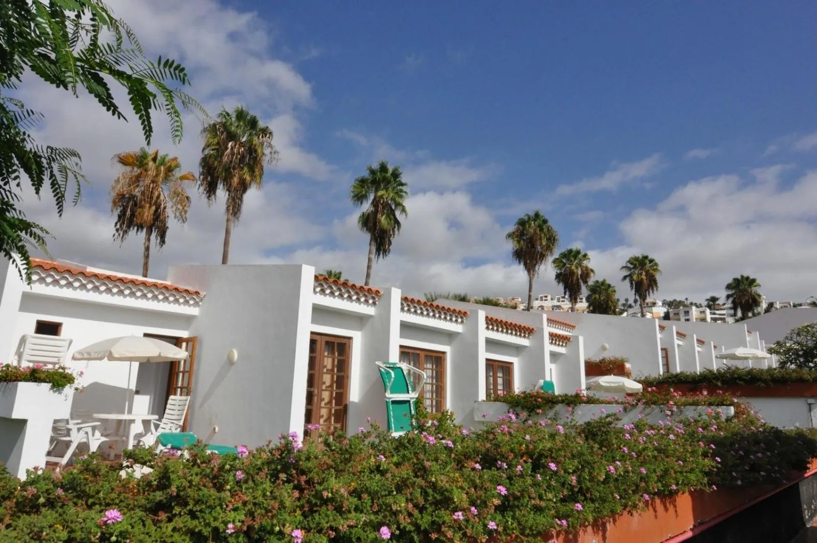 Facade/entrance in Island Village