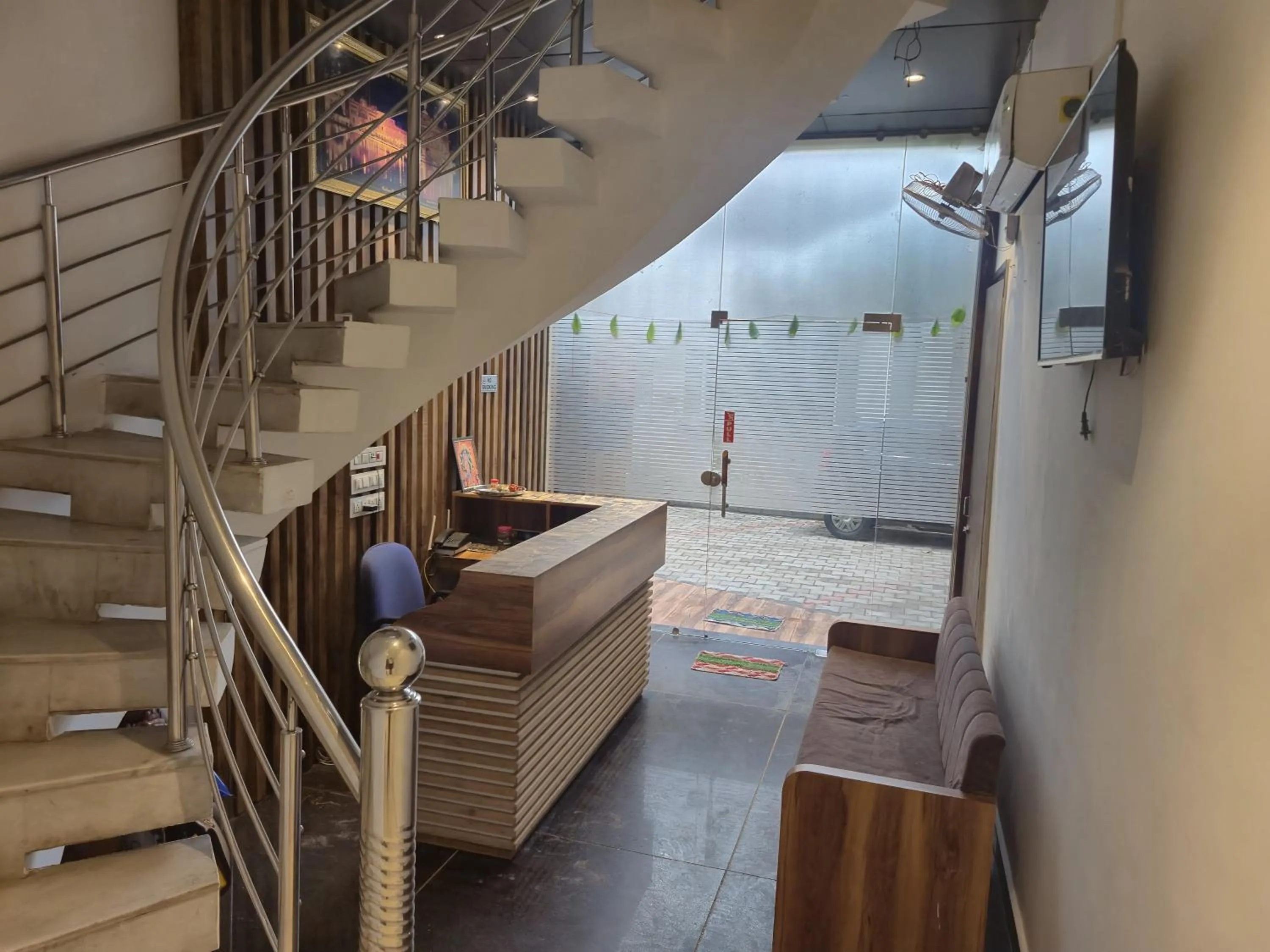 TV and multimedia in JK Residency