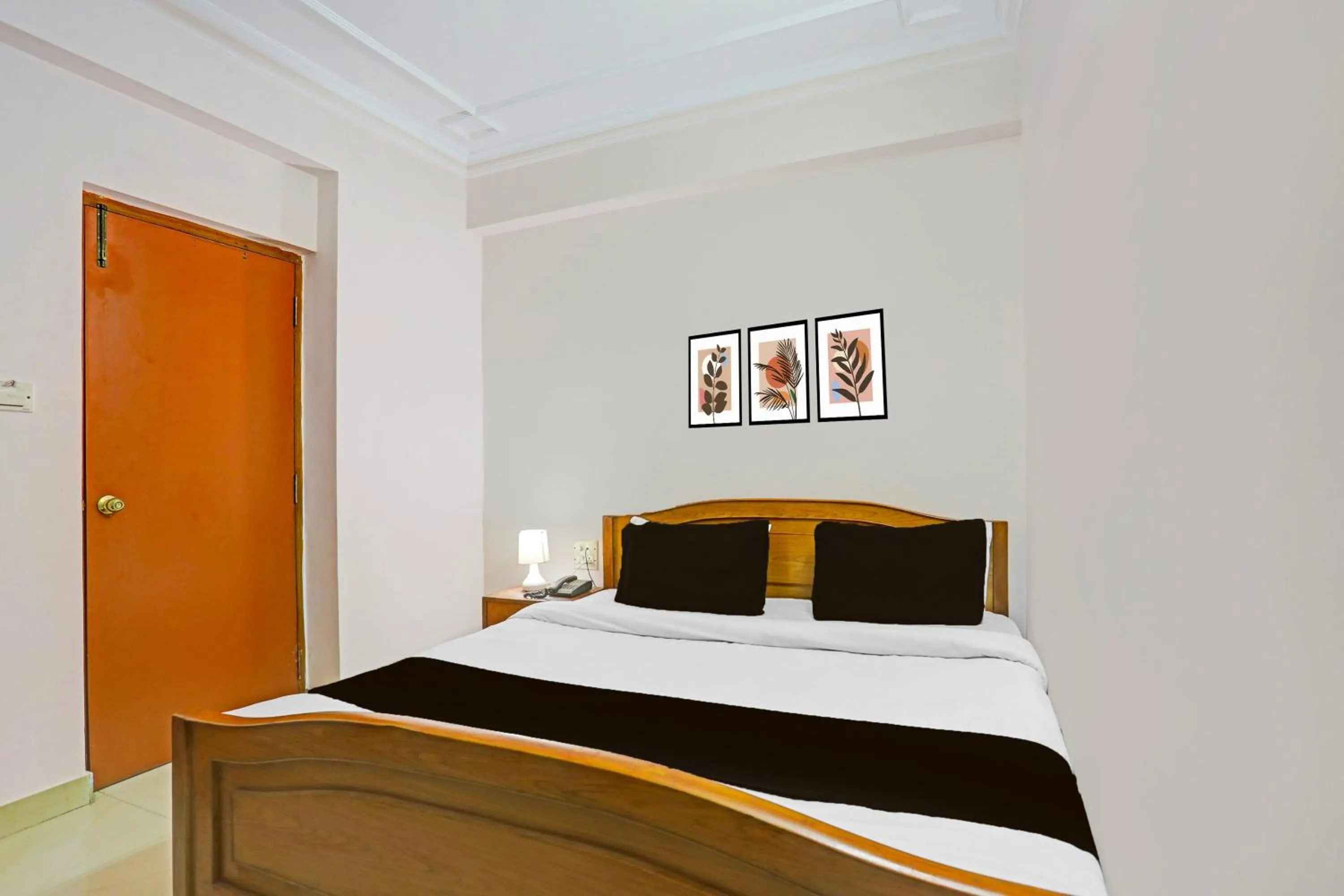Bedroom, Bed in Super Hotel O Bhagalpur Railway Junction