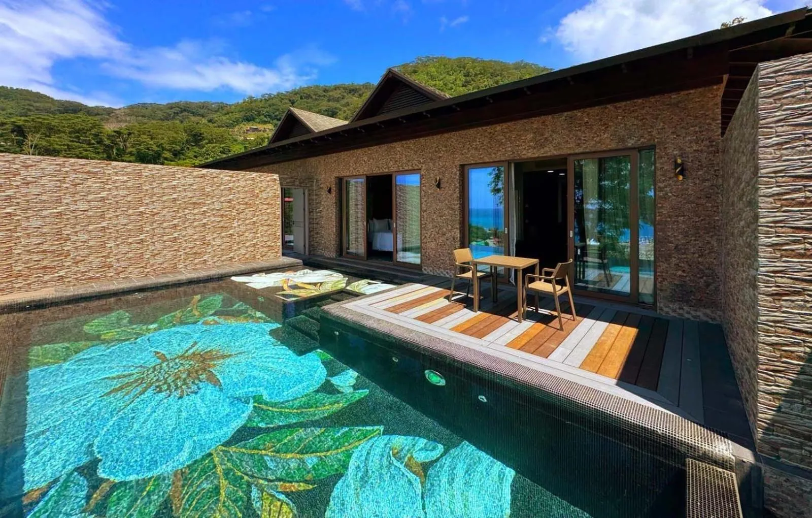 Swimming pool in Gardens Hill Resort & Spa