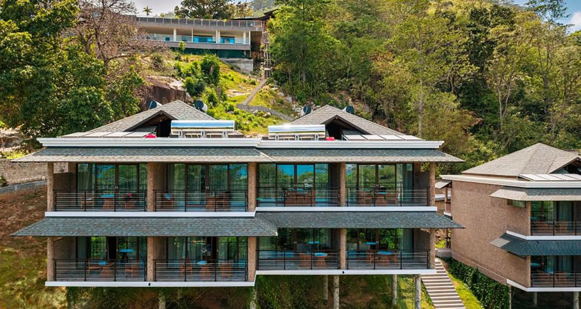 Property building in Gardens Hill Resort & Spa