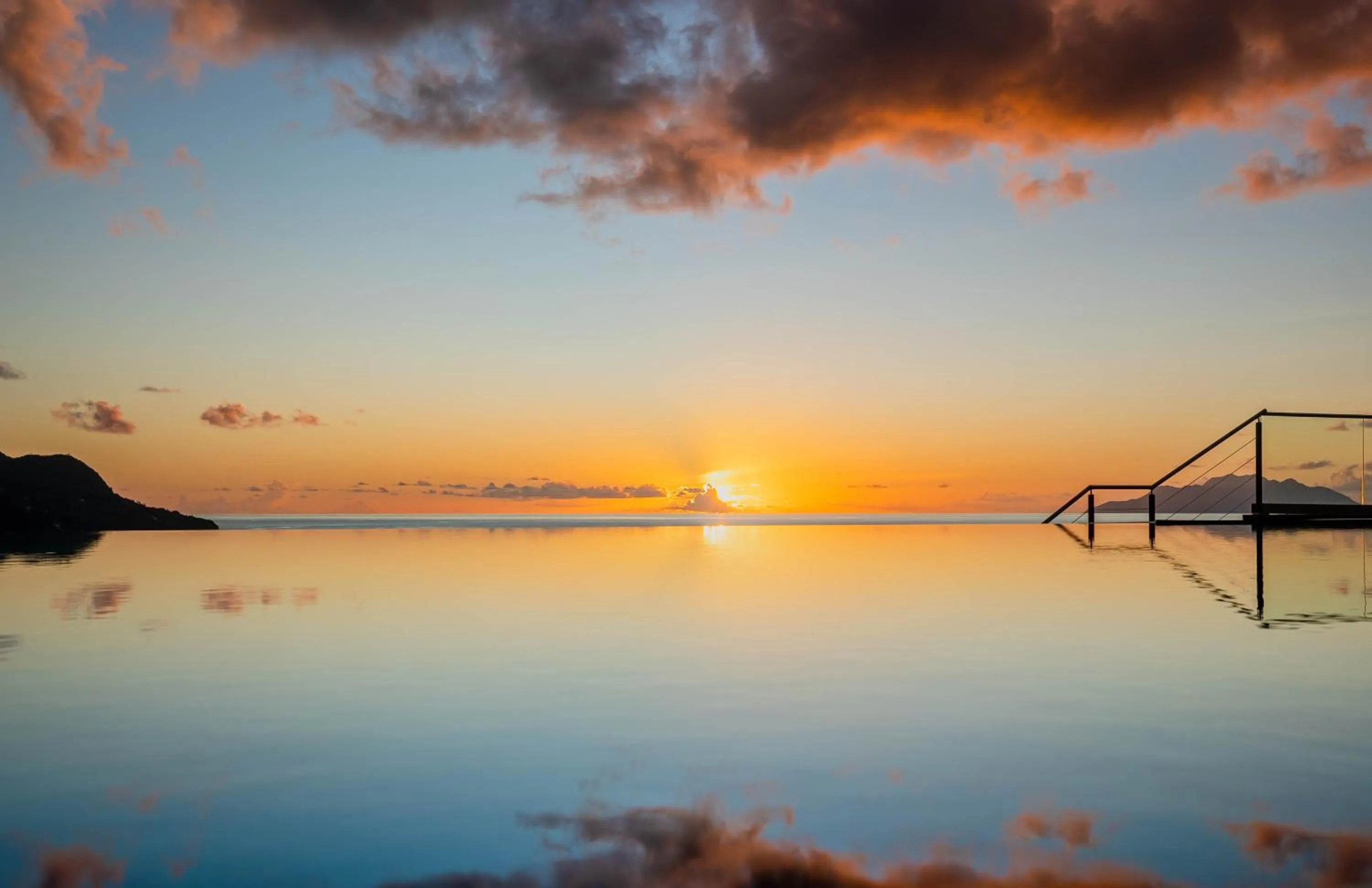 Swimming pool in Gardens Hill Resort & Spa