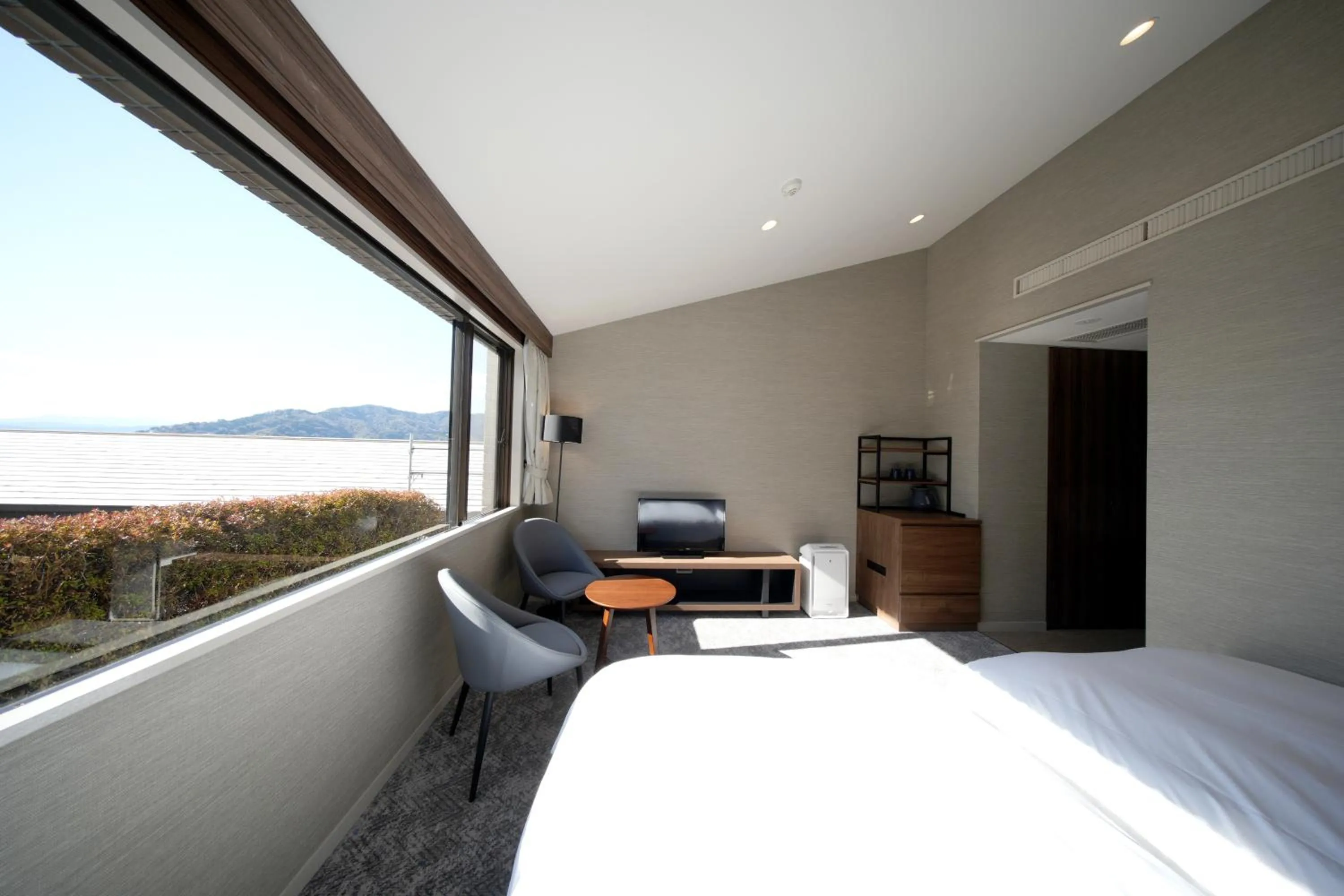 Photo of the whole room, Bed in Grand Lectore Yugawara - TKP Hotels & Resorts