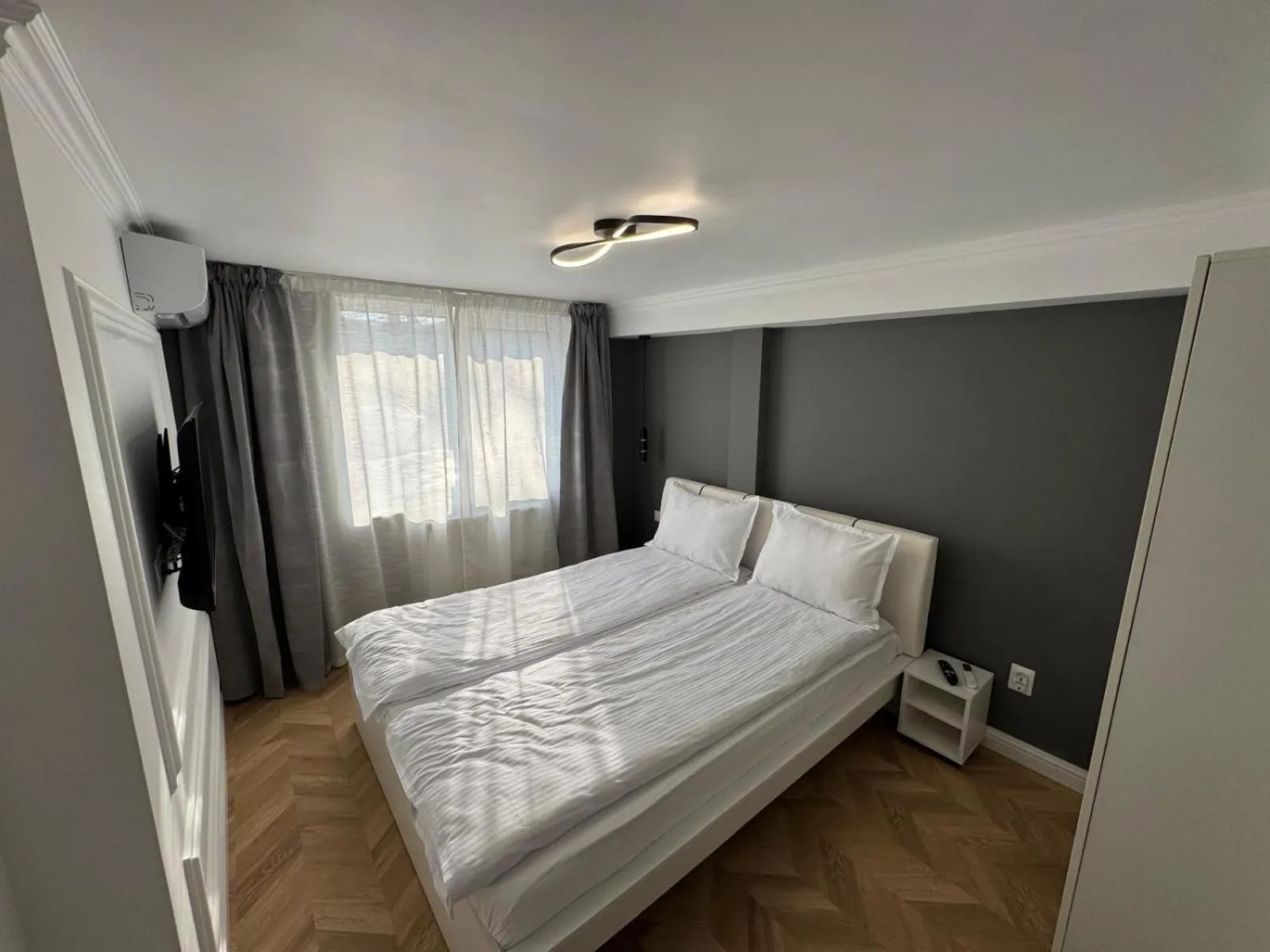 Double Room in Moft Hotel Apartments Free Parking Self Check-In