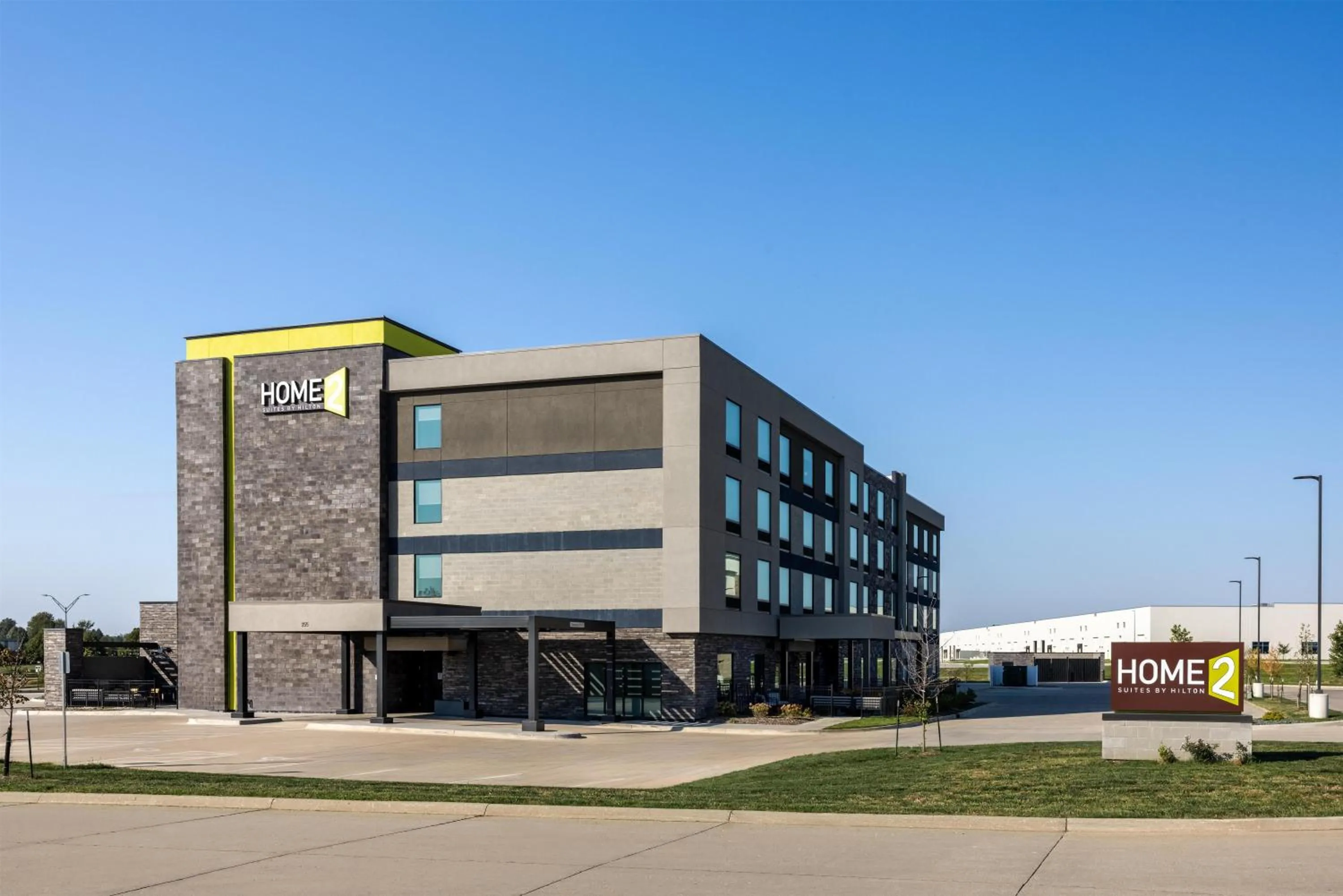 Property building in Home2 Suites By Hilton Altoona Des Moines