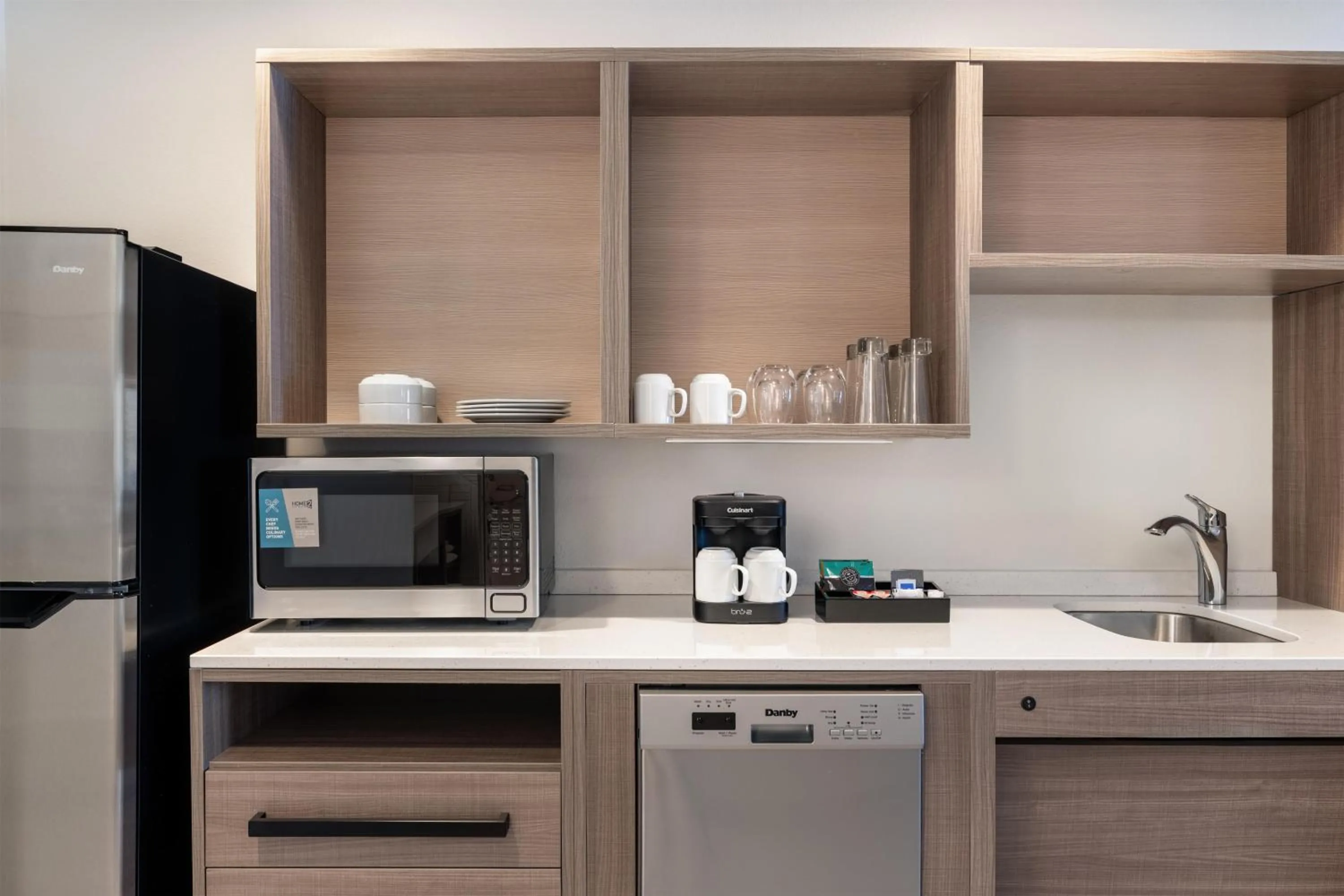 Kitchen or kitchenette in Home2 Suites By Hilton Altoona Des Moines