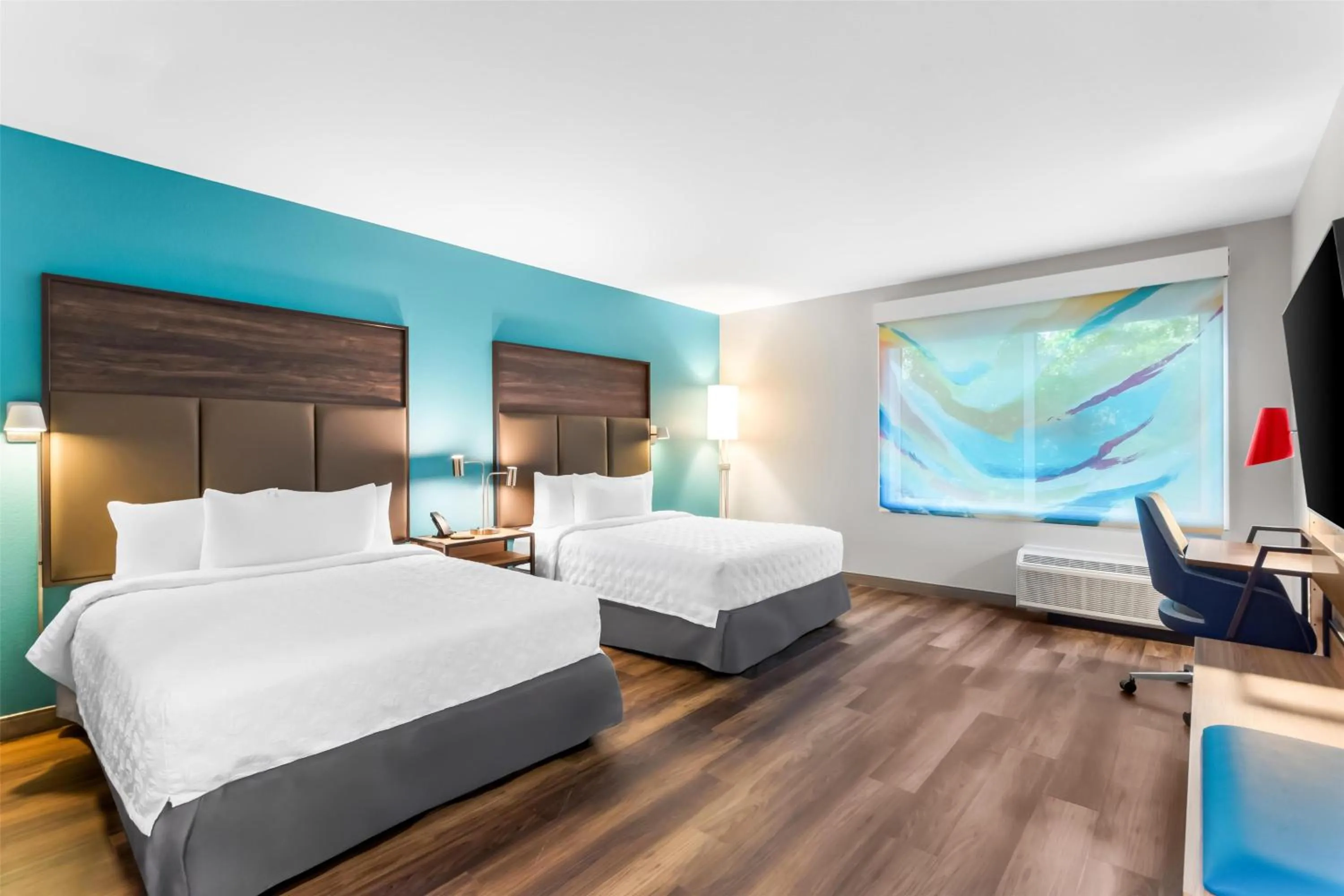 Bed in Tru By Hilton Pensacola I-10 North Davis Highway