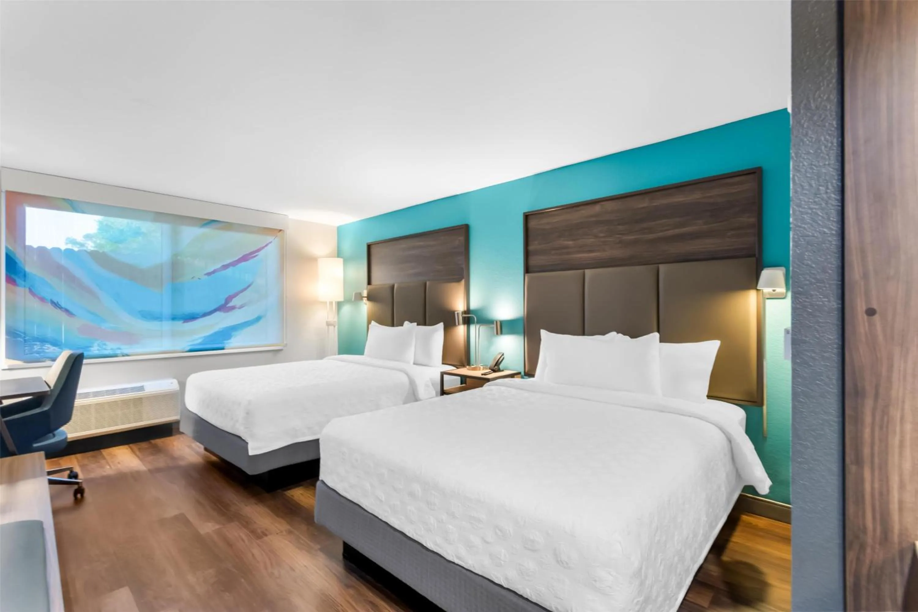 Bed in Tru By Hilton Pensacola I-10 North Davis Highway