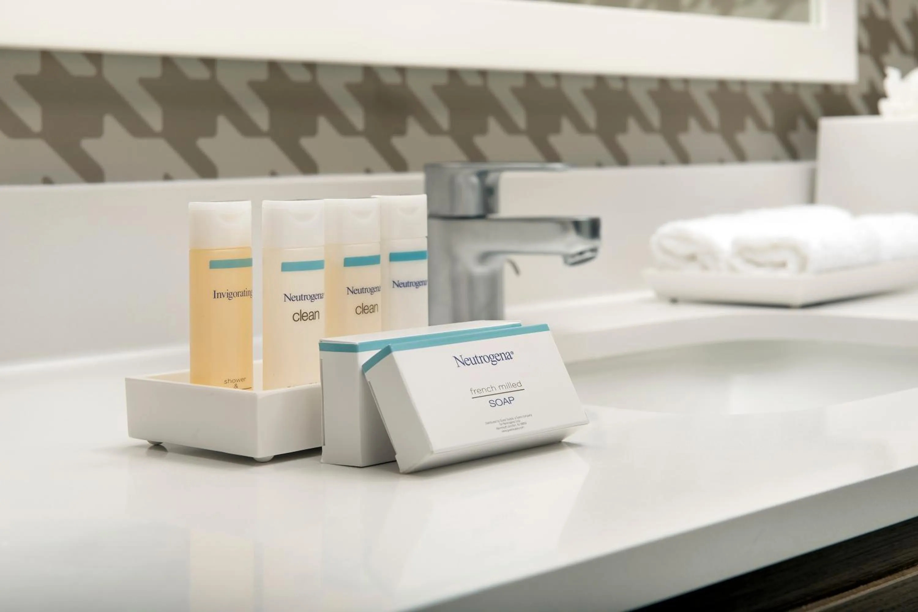 Bathroom in Home2 Suites By Hilton Clearwater St. Petersburg Ulmerton Rd