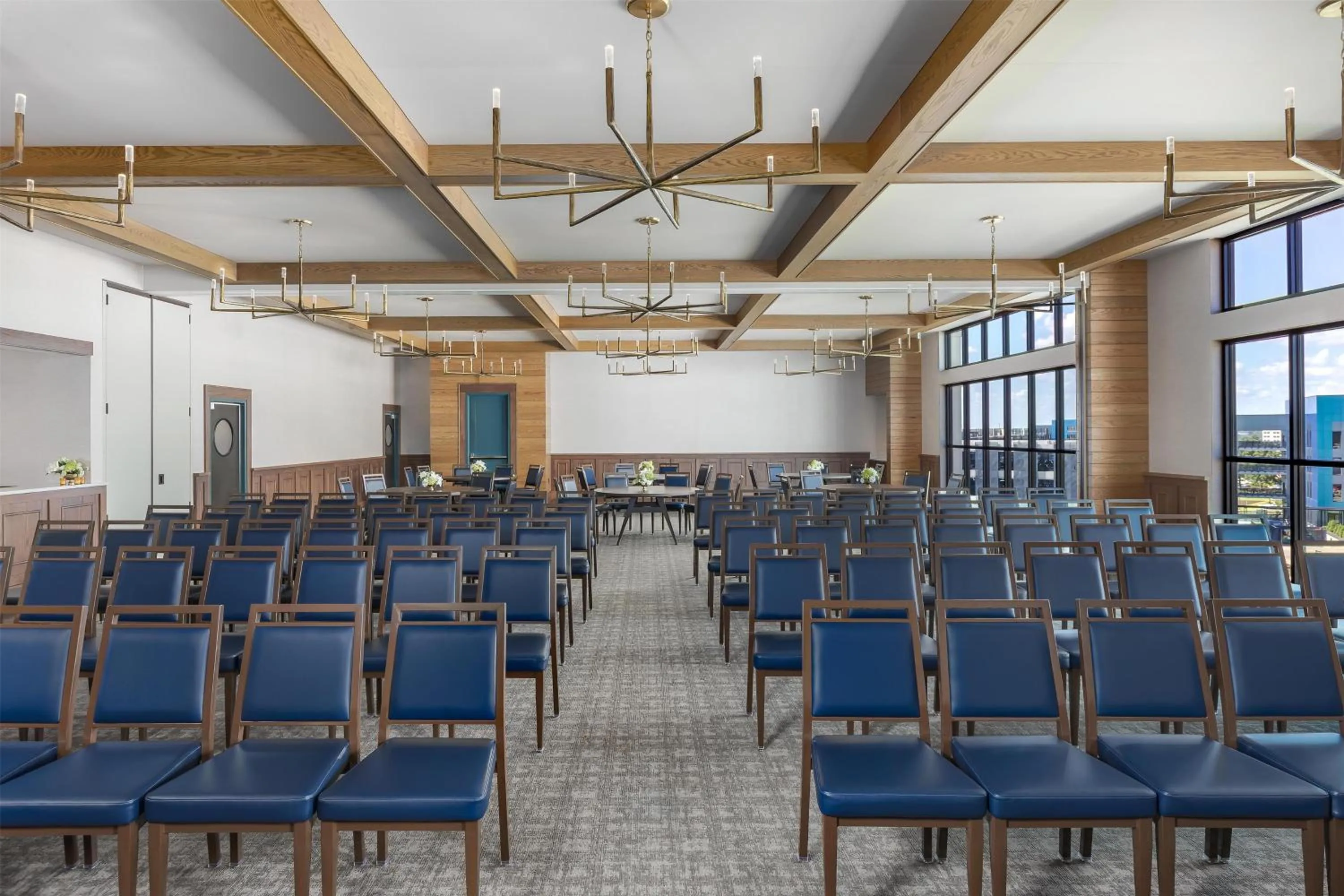 Meeting/conference room in Hotel Avail Rogers, Tapestry Collection By Hilton