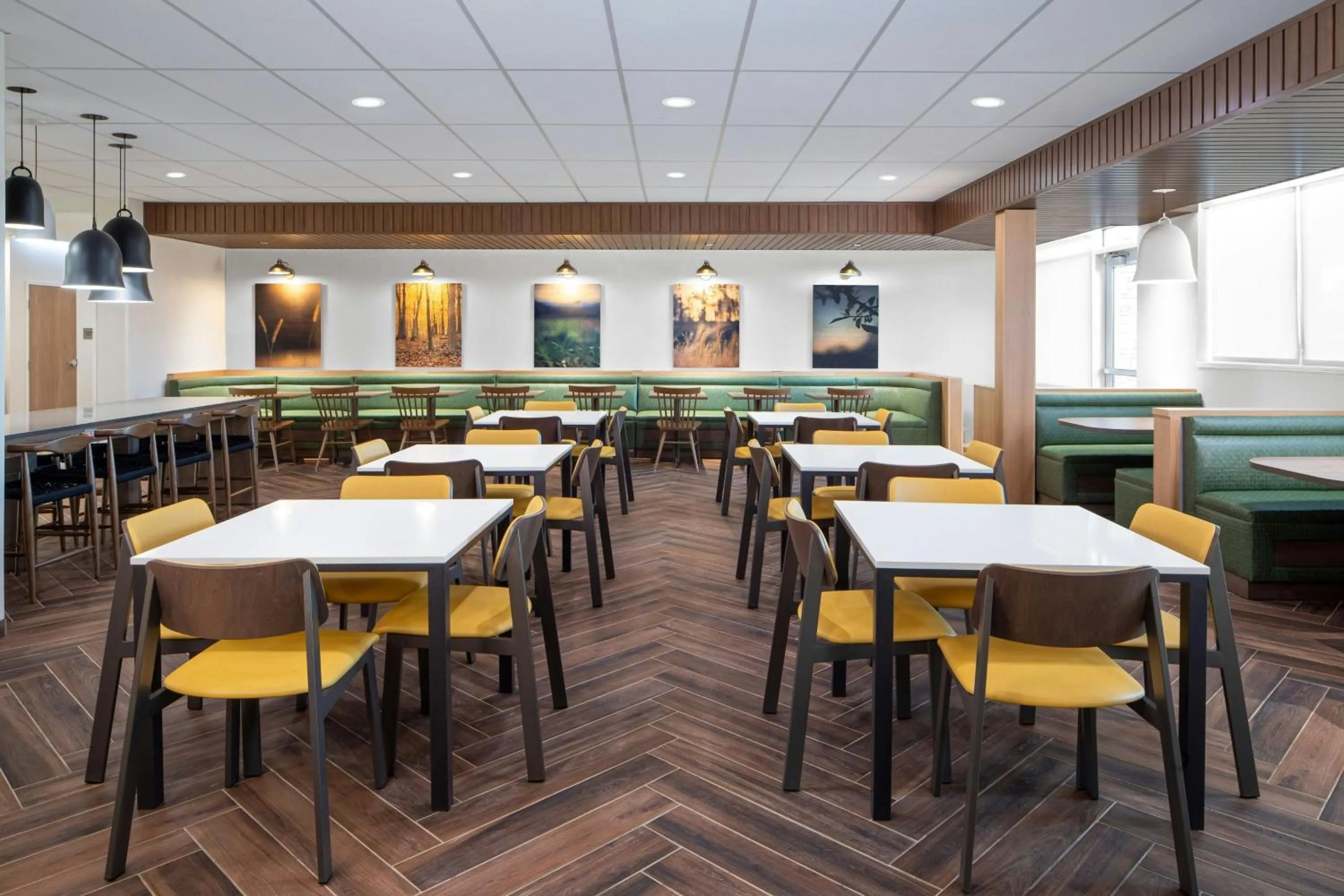 Breakfast in Fairfield Inn & Suites by Marriott Piedmont Greenville