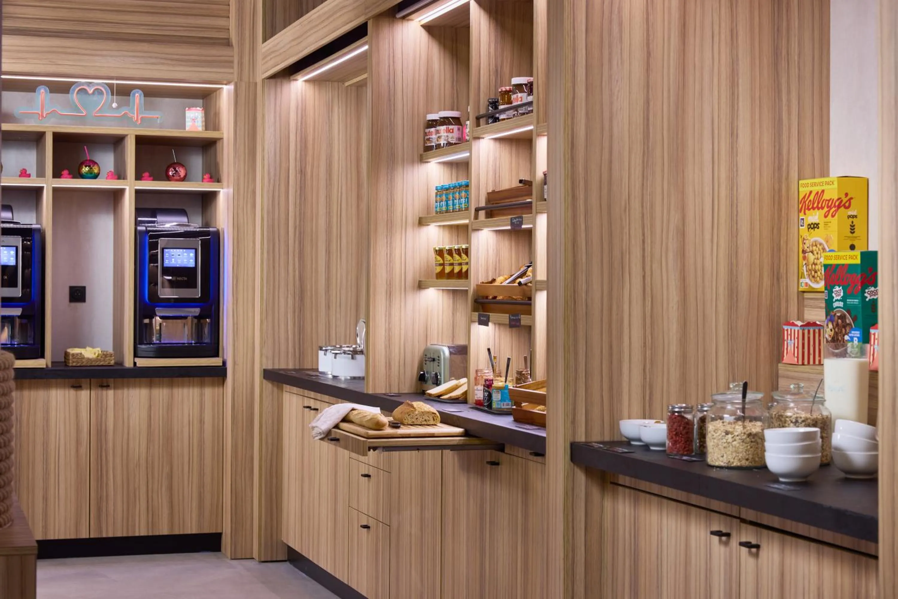 Buffet breakfast in Moxy Nice