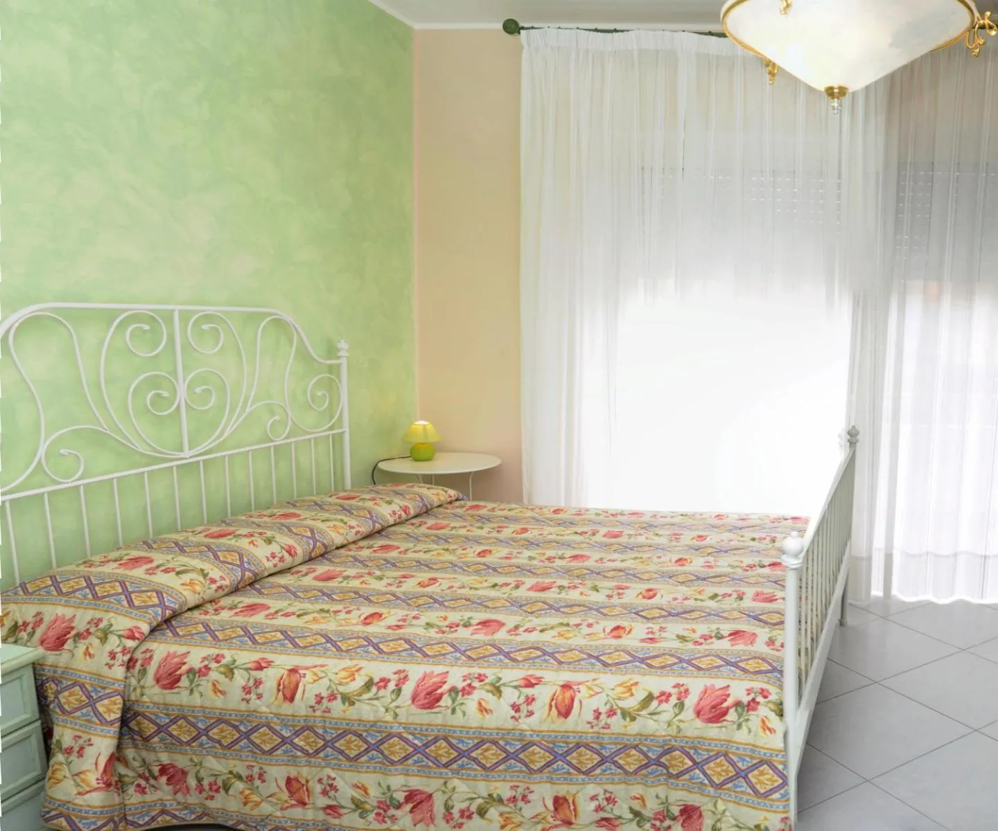 Photo of the whole room, Bed in Mediterranea Sea House