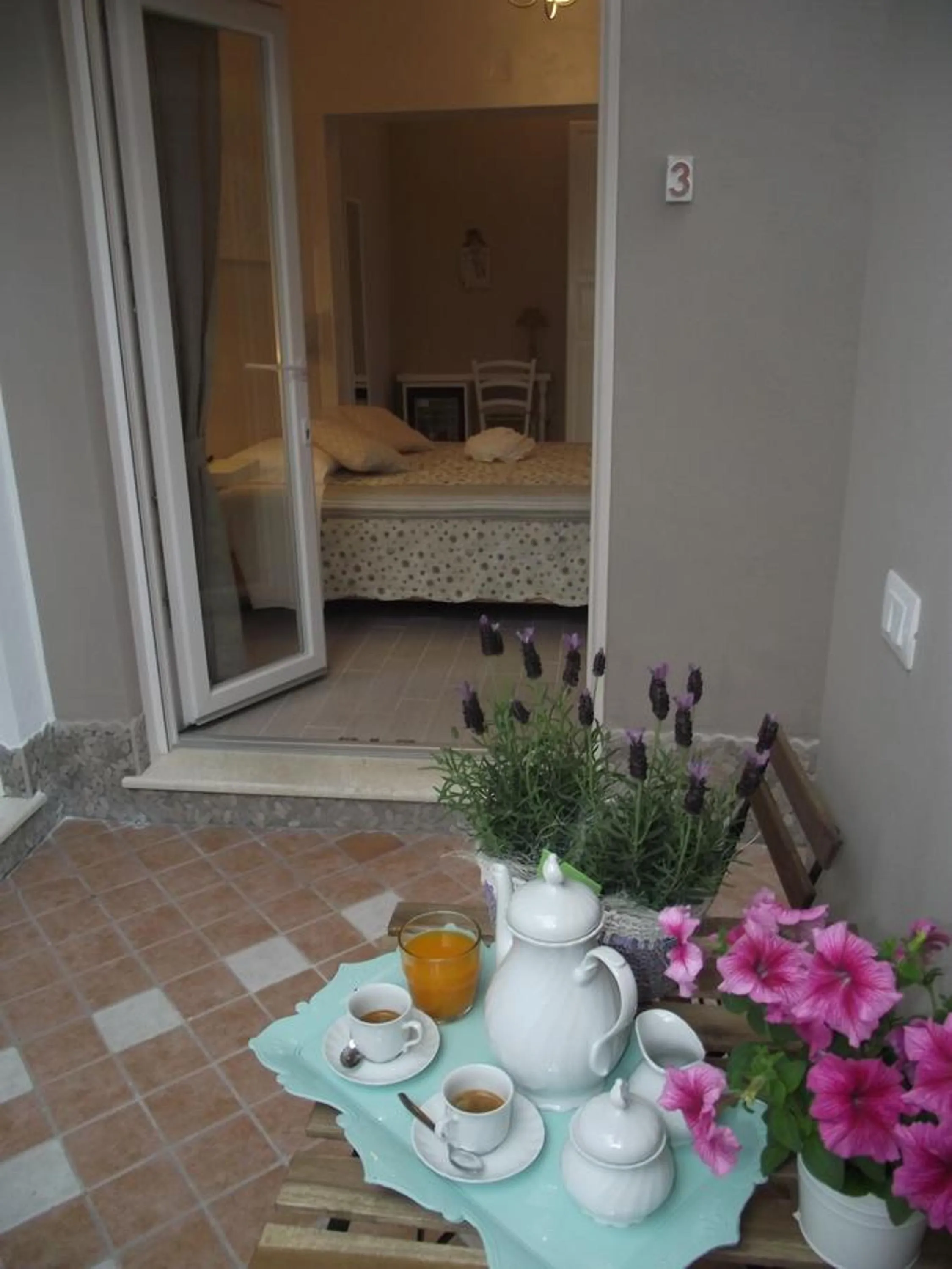 Food and drinks in Mediterranea Sea House